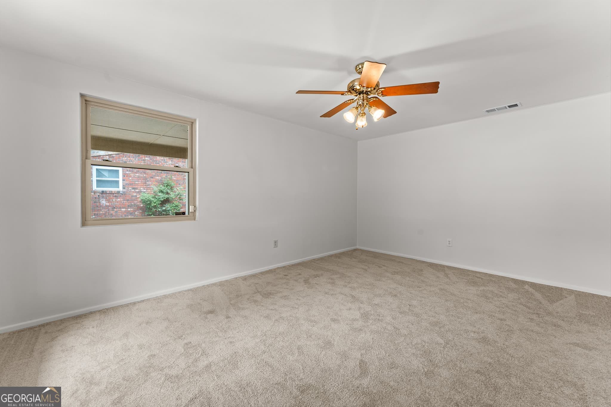 3 bedroom, 2 bathroom, 1,787 sq ft single family residence under contract at 417 Willow Road, Savannah, GA 31419 — photo 4