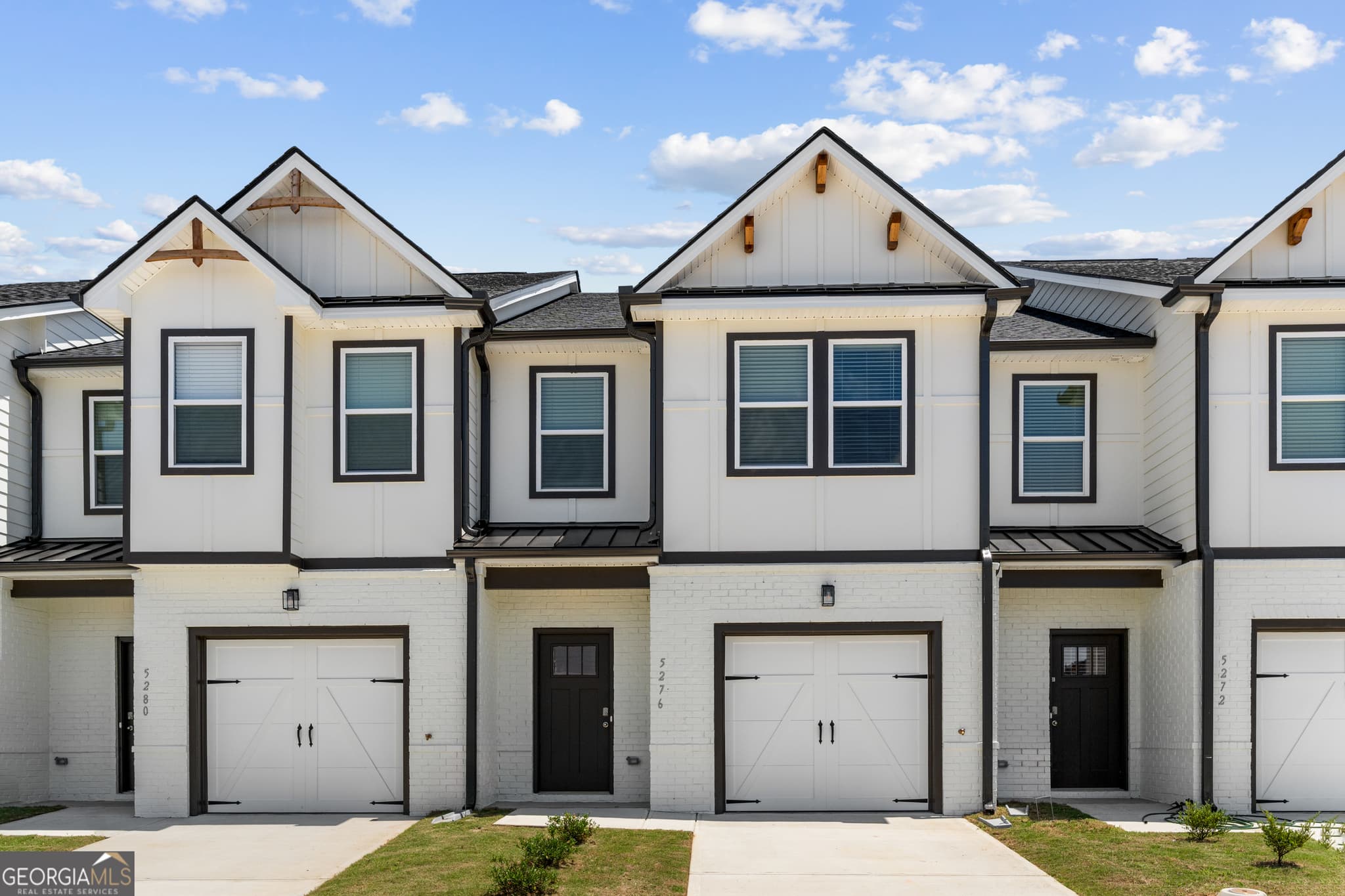3 bedroom, 2.5 bathroom, 1,636 sq ft townhouse sold at 5276 Magnolia Grove Way, Gainesville, GA 30504