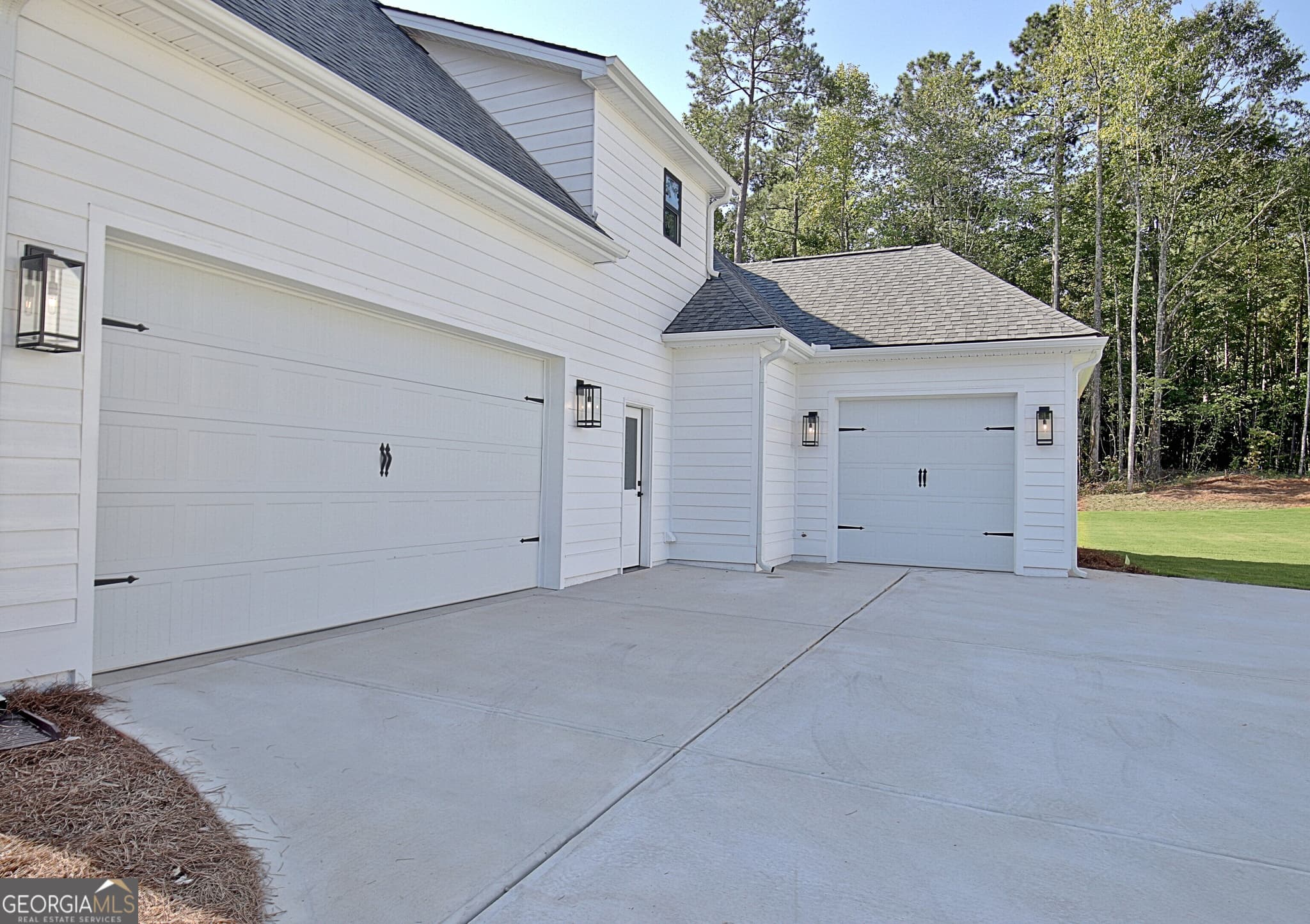 4 bedroom, 3.5 bathroom, 2,728 sq ft single family residence for sale at 176 Ryeland Drive, Senoia, GA 30276 — photo 6