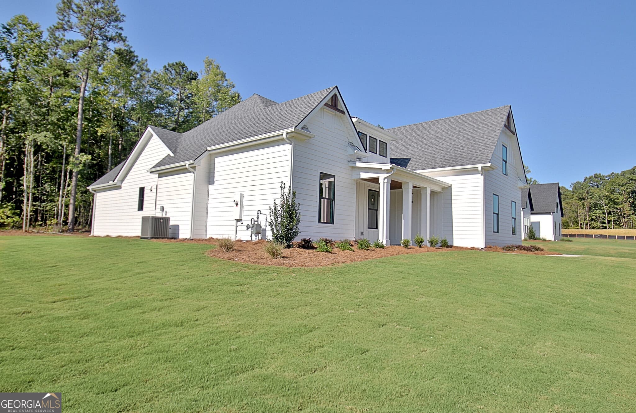 4 bedroom, 3.5 bathroom, 2,728 sq ft single family residence for sale at 176 Ryeland Drive, Senoia, GA 30276 — photo 5