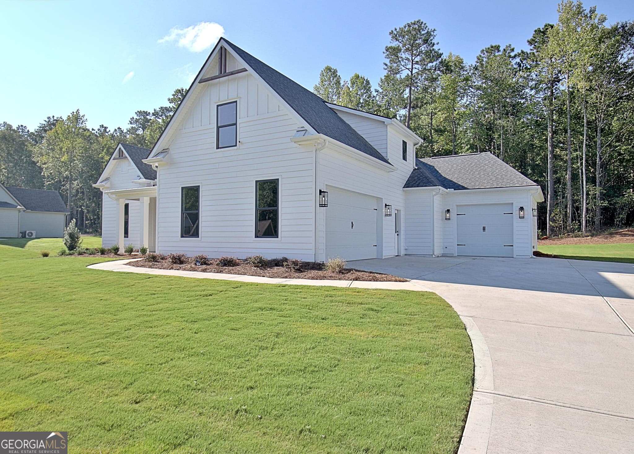 4 bedroom, 3.5 bathroom, 2,728 sq ft single family residence for sale at 176 Ryeland Drive, Senoia, GA 30276 — photo 4