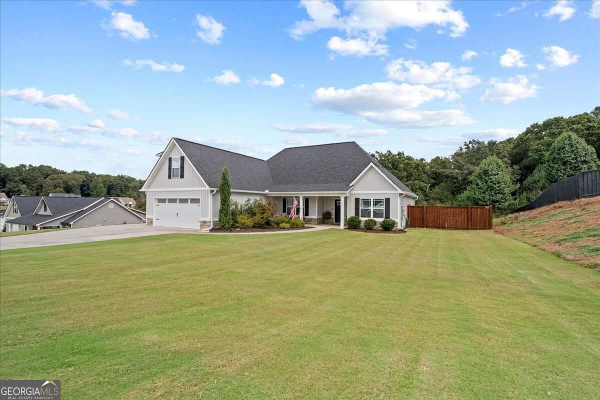 3 bedroom, 2 bathroom single family residence for sale at 235 Willow Haven Street, Calhoun, GA 30701 — photo 3