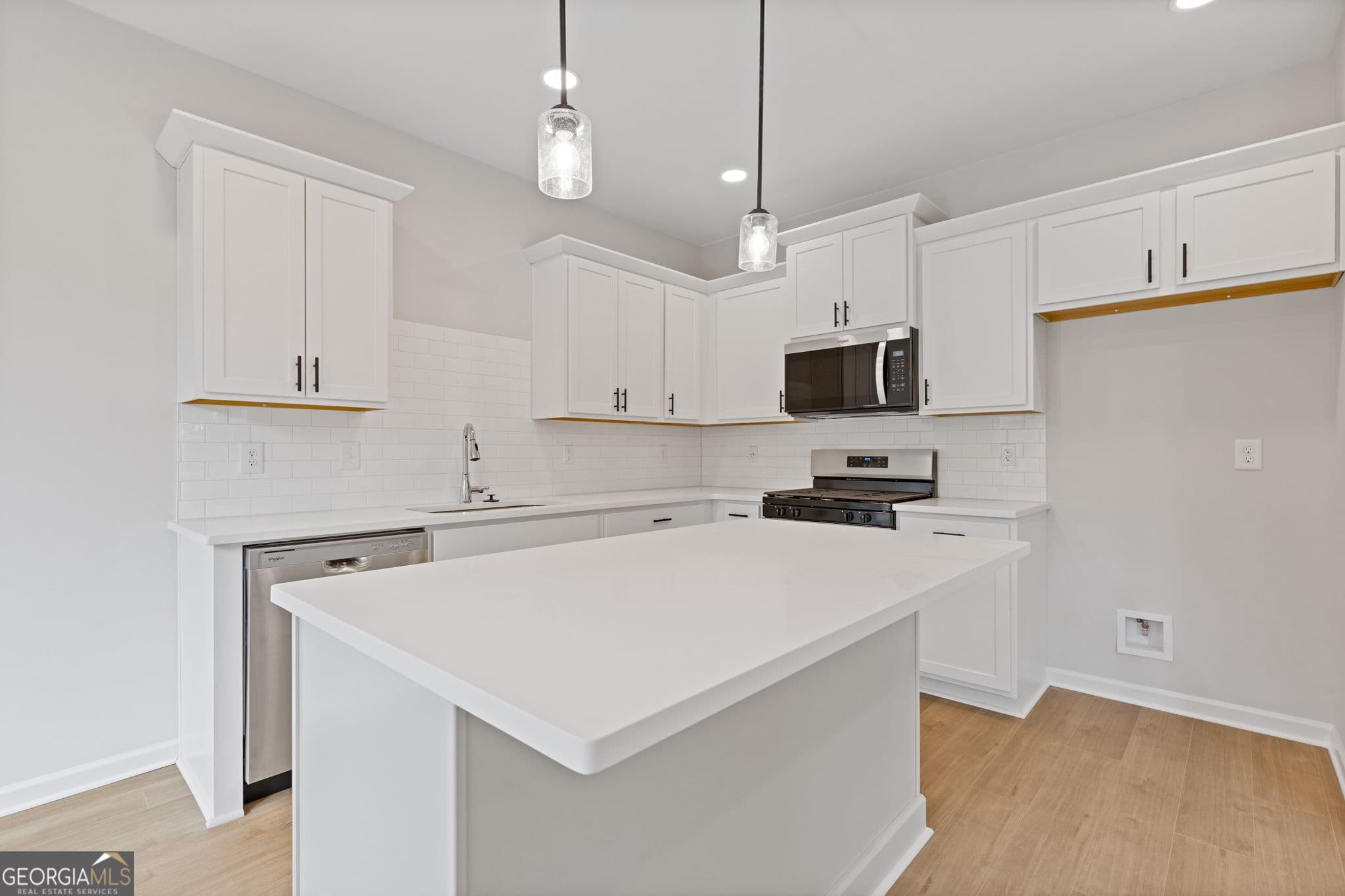 3 bedroom, 2.5 bathroom, 1,762 sq ft townhouse for sale at 379 Summerville Lane 12, Athens, GA 30606 — photo 7