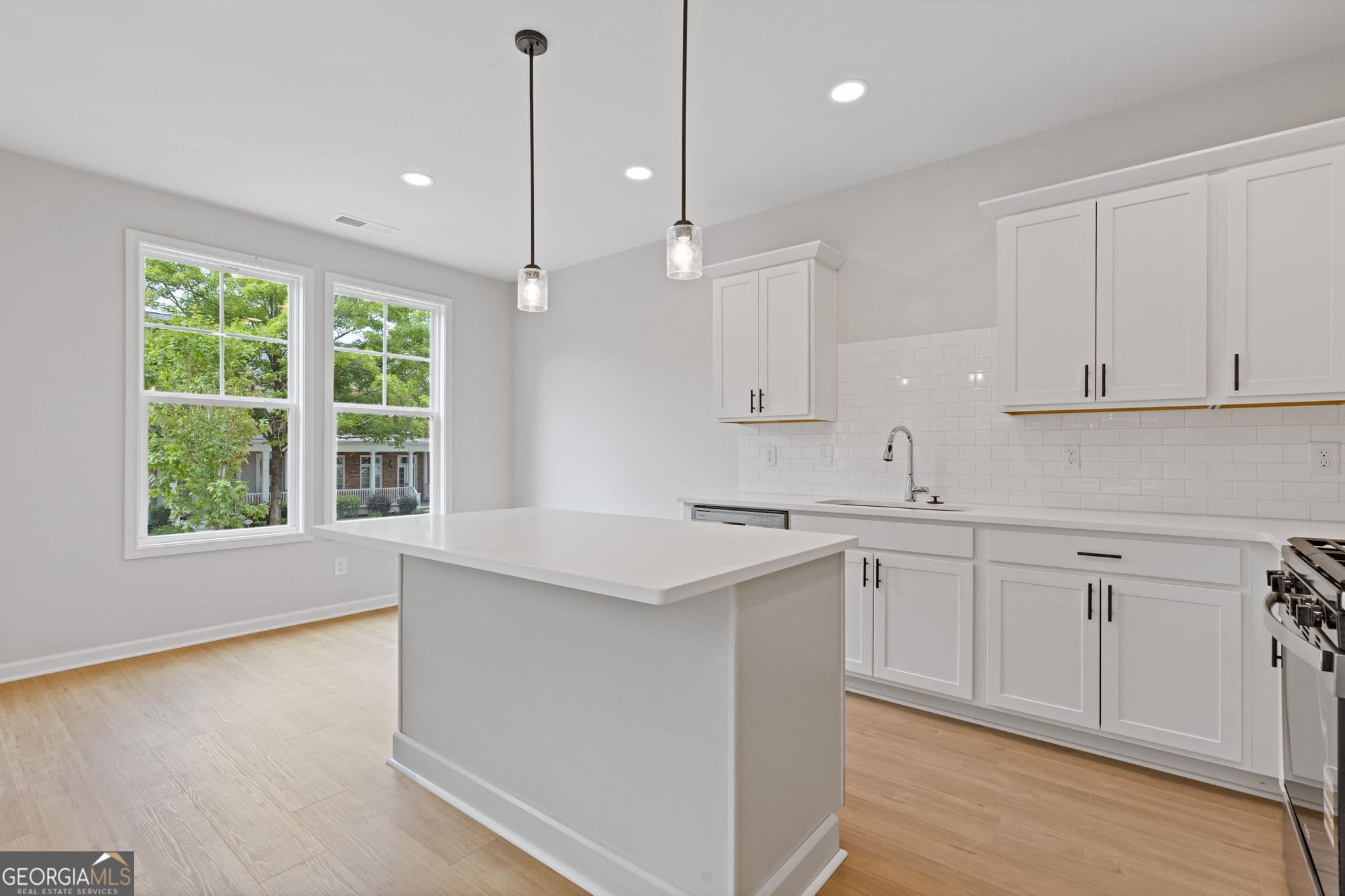 3 bedroom, 2.5 bathroom, 1,762 sq ft townhouse for sale at 379 Summerville Lane 12, Athens, GA 30606 — photo 8