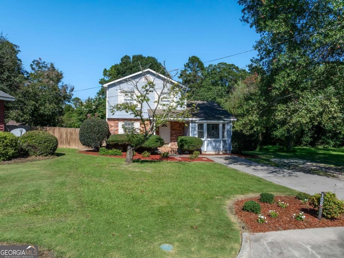 4 bedroom, 2 bathroom, 1,486 sq ft single family residence for sale at 105 Clyde Circle, Tifton, GA 31794 — photo 3