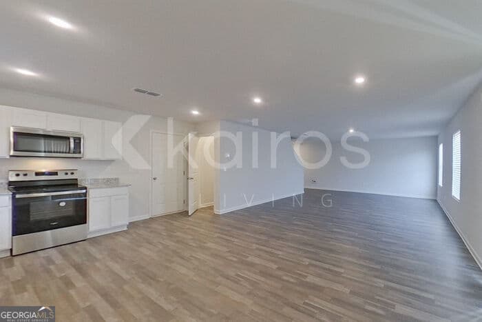 4 bedroom, 2.5 bathroom, 2,376 sq ft single family residence for rent at 101 Rock Run Trail, Warner Robins, GA 31093 for $2,345 a month — photo 6