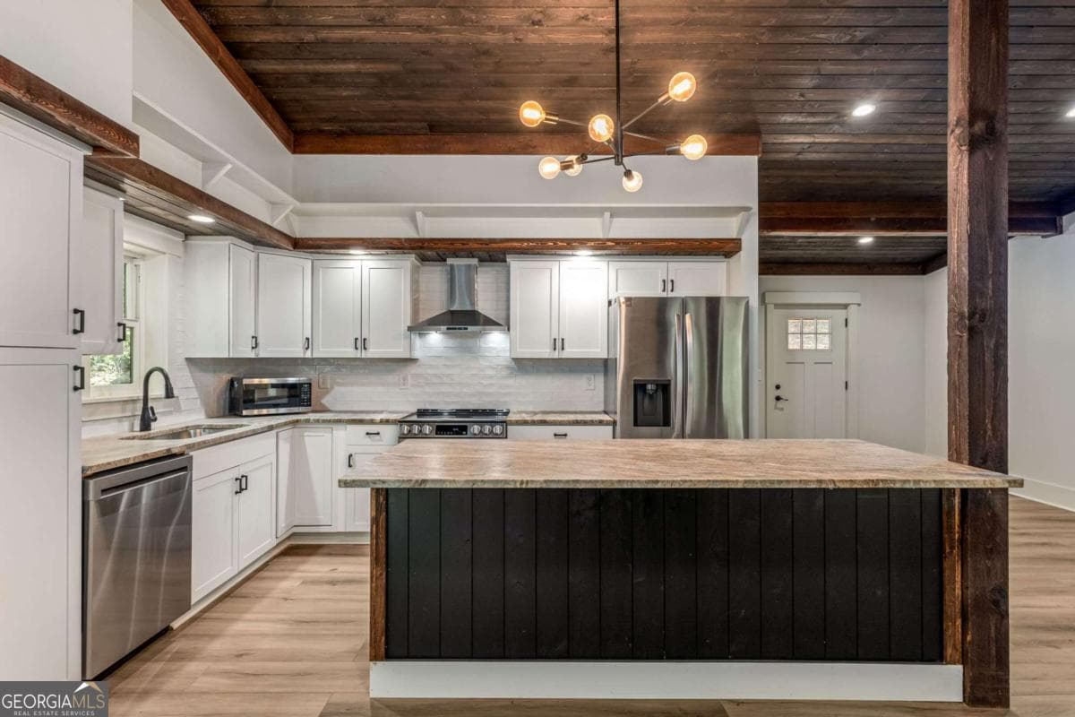 3 bedroom, 3 bathroom, 2,180 sq ft single family residence for sale at 208 Autumn Lane, Blairsville, GA 30512 — photo 3