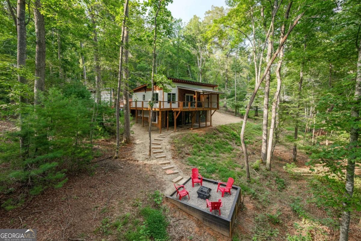 3 bedroom, 3 bathroom, 2,180 sq ft single family residence for sale at 208 Autumn Lane, Blairsville, GA 30512 — photo 1 of 62