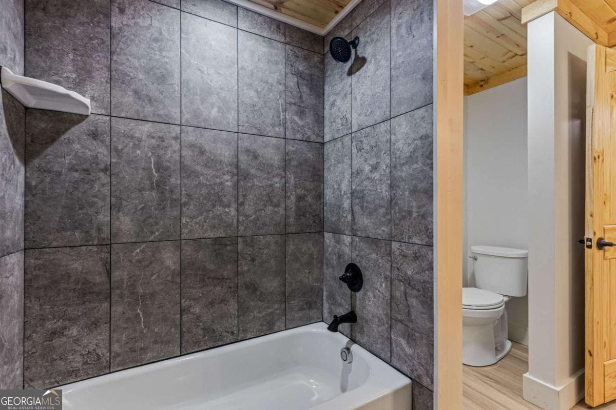 3 bedroom, 3 bathroom, 2,180 sq ft single family residence for sale at 208 Autumn Lane, Blairsville, GA 30512 — photo 10
