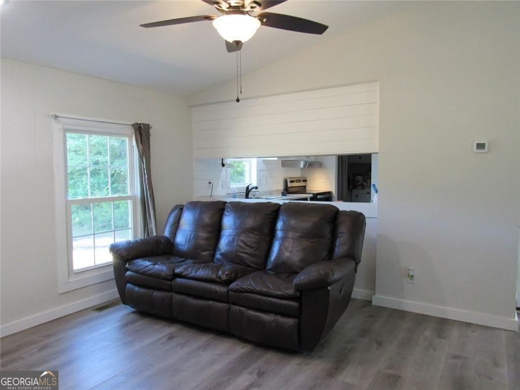 3 bedroom, 2 bathroom, 1,152 sq ft manufactured home,single family residence under contract at 1460 Hwy 100, Bowdon, GA 30108 — photo 4