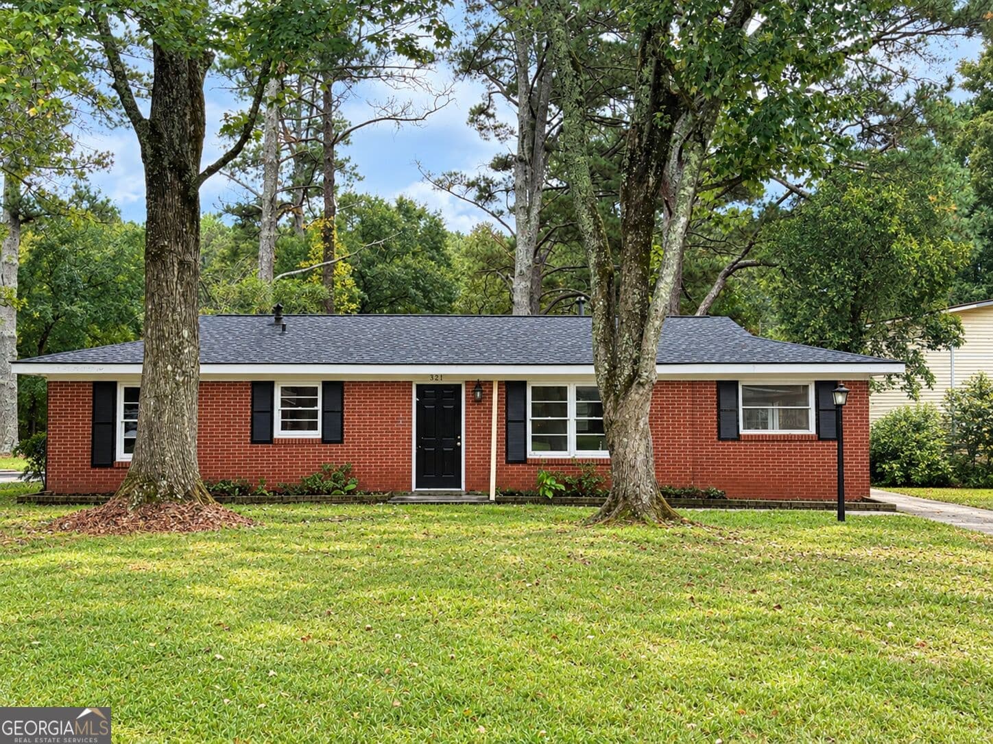 3 bedroom, 1 bathroom, 1,280 sq ft single family residence for sale at 321 W Bonnell Street, Oxford, GA 30054