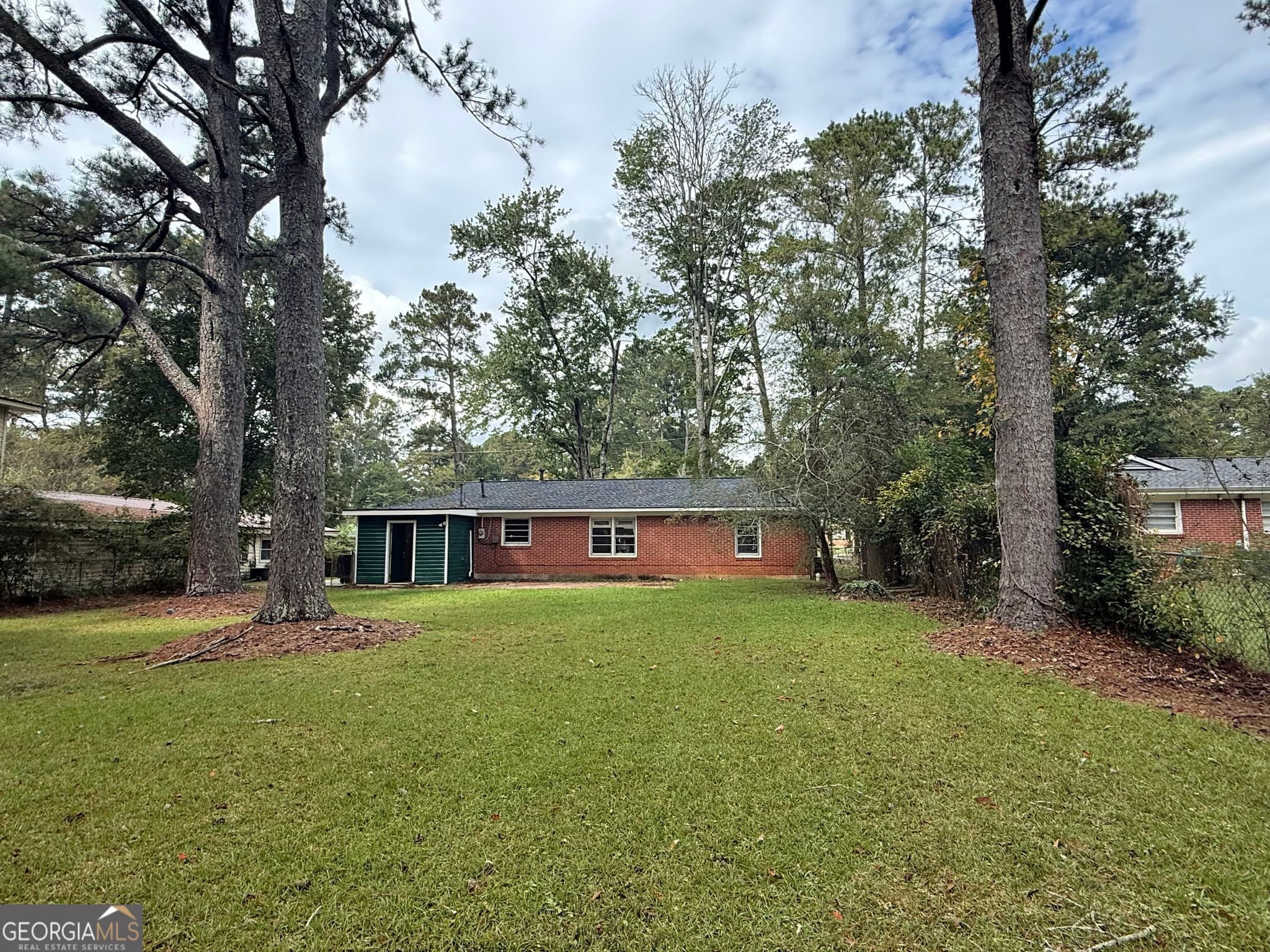 3 bedroom, 1 bathroom, 1,280 sq ft single family residence for sale at 321 W Bonnell Street, Oxford, GA 30054 — photo 4