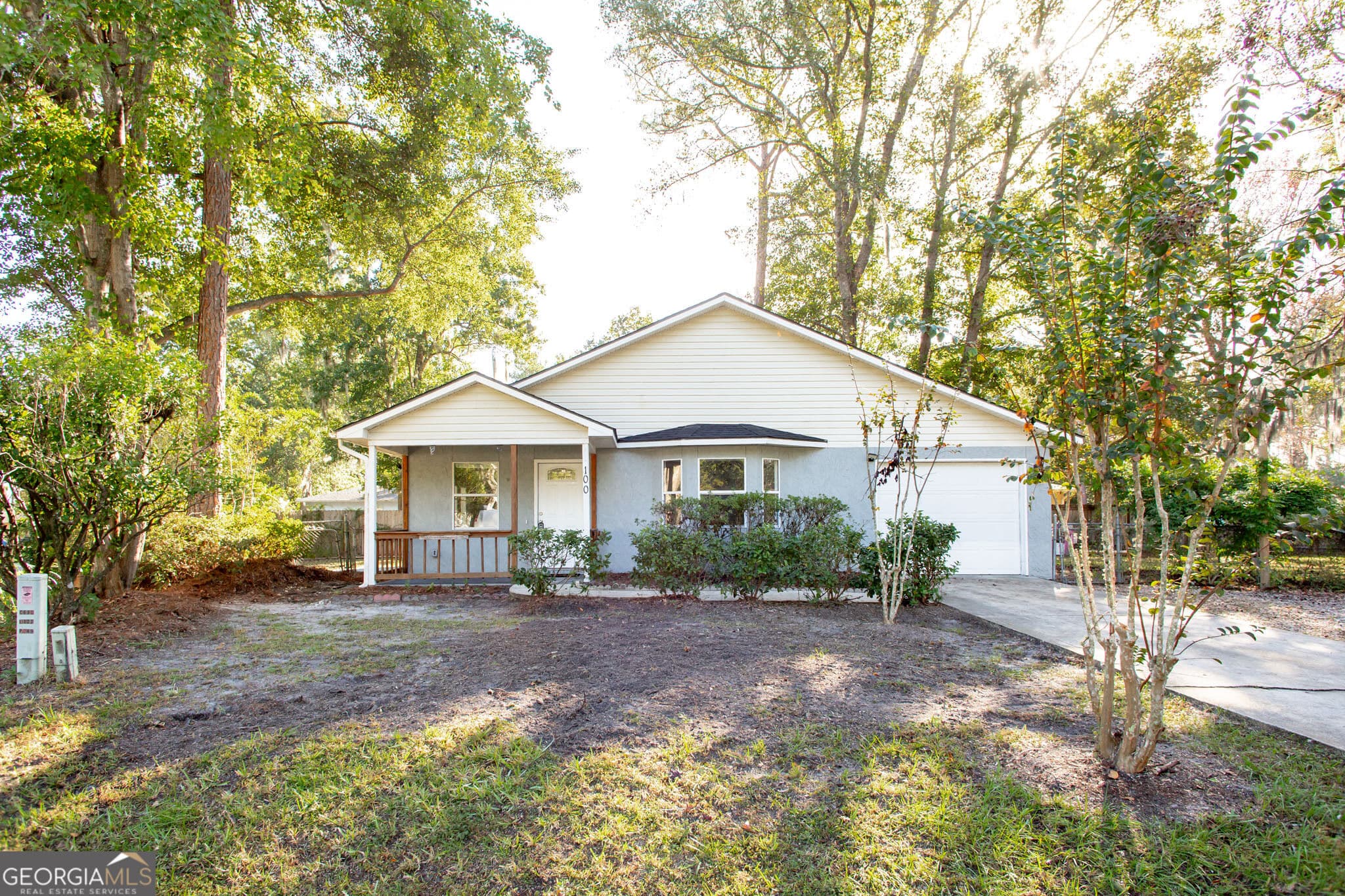 3 bedroom, 2 bathroom, 1,124 sq ft single family residence for sale at 100 Royal Way, Kingsland, GA 31548