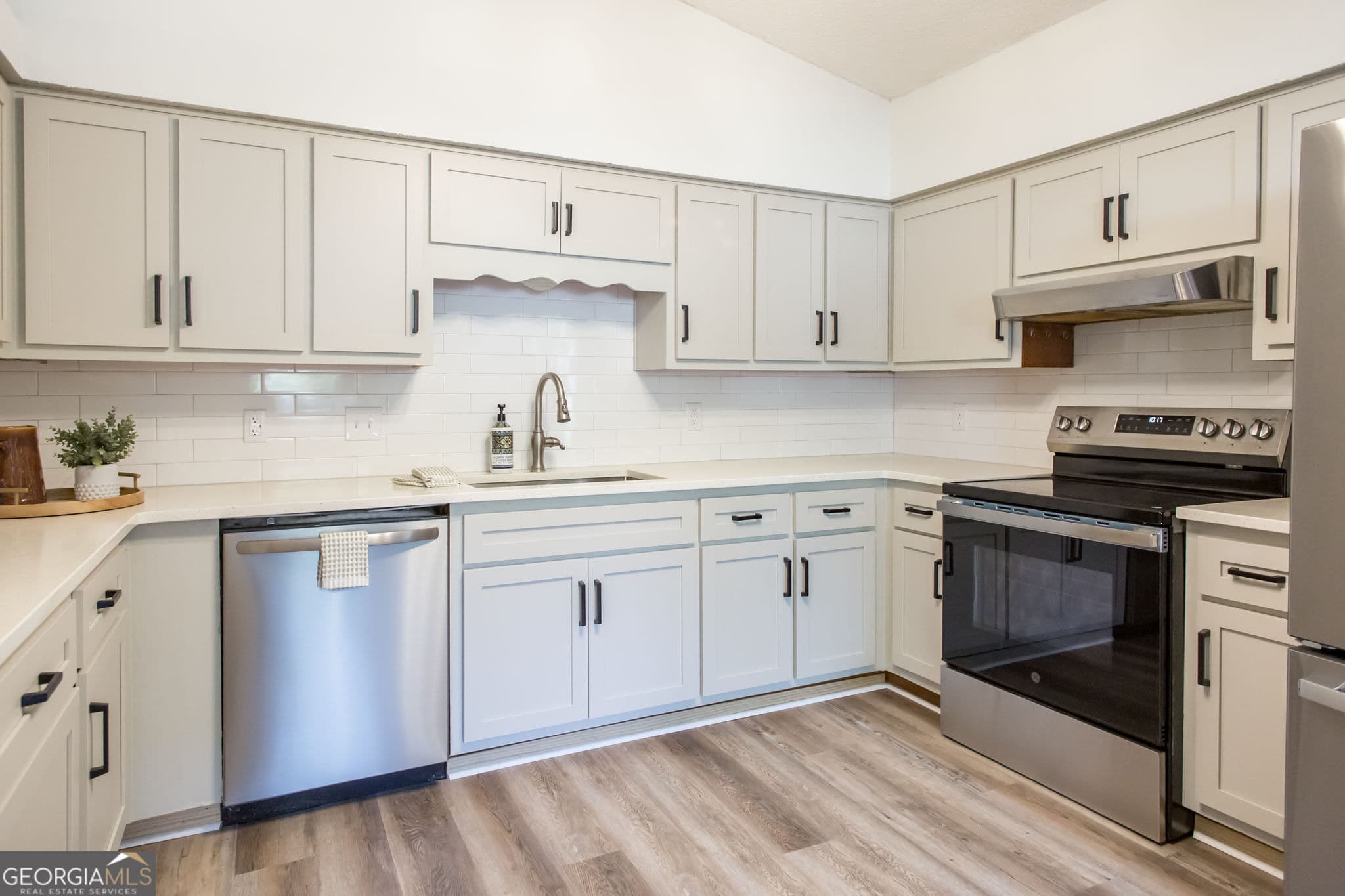 3 bedroom, 2 bathroom, 1,124 sq ft single family residence for sale at 100 Royal Way, Kingsland, GA 31548 — photo 8