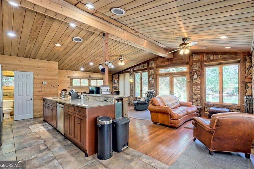 3 bedroom, 3.5 bathroom, 1,648 sq ft cabin,single family residence for sale at 2960 Tate City Road, Hayesville, NC 28904 — photo 6