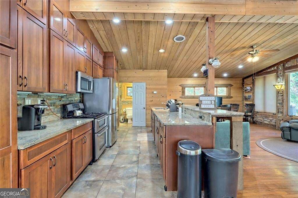 3 bedroom, 3.5 bathroom, 1,648 sq ft cabin,single family residence for sale at 2960 Tate City Road, Hayesville, NC 28904 — photo 7