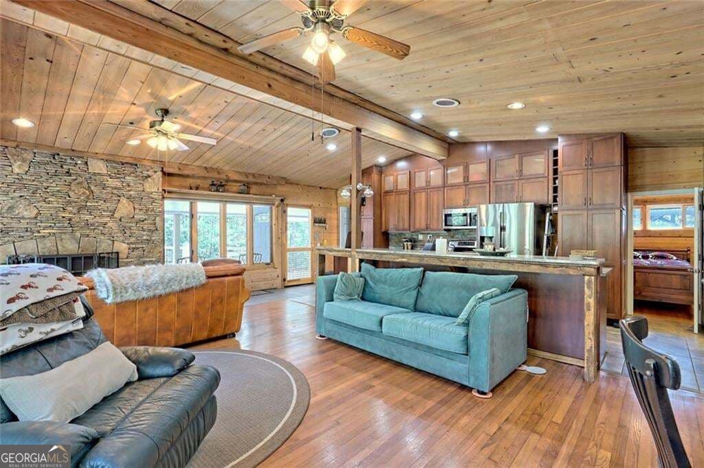 3 bedroom, 3.5 bathroom, 1,648 sq ft cabin,single family residence for sale at 2960 Tate City Road, Hayesville, NC 28904 — photo 10