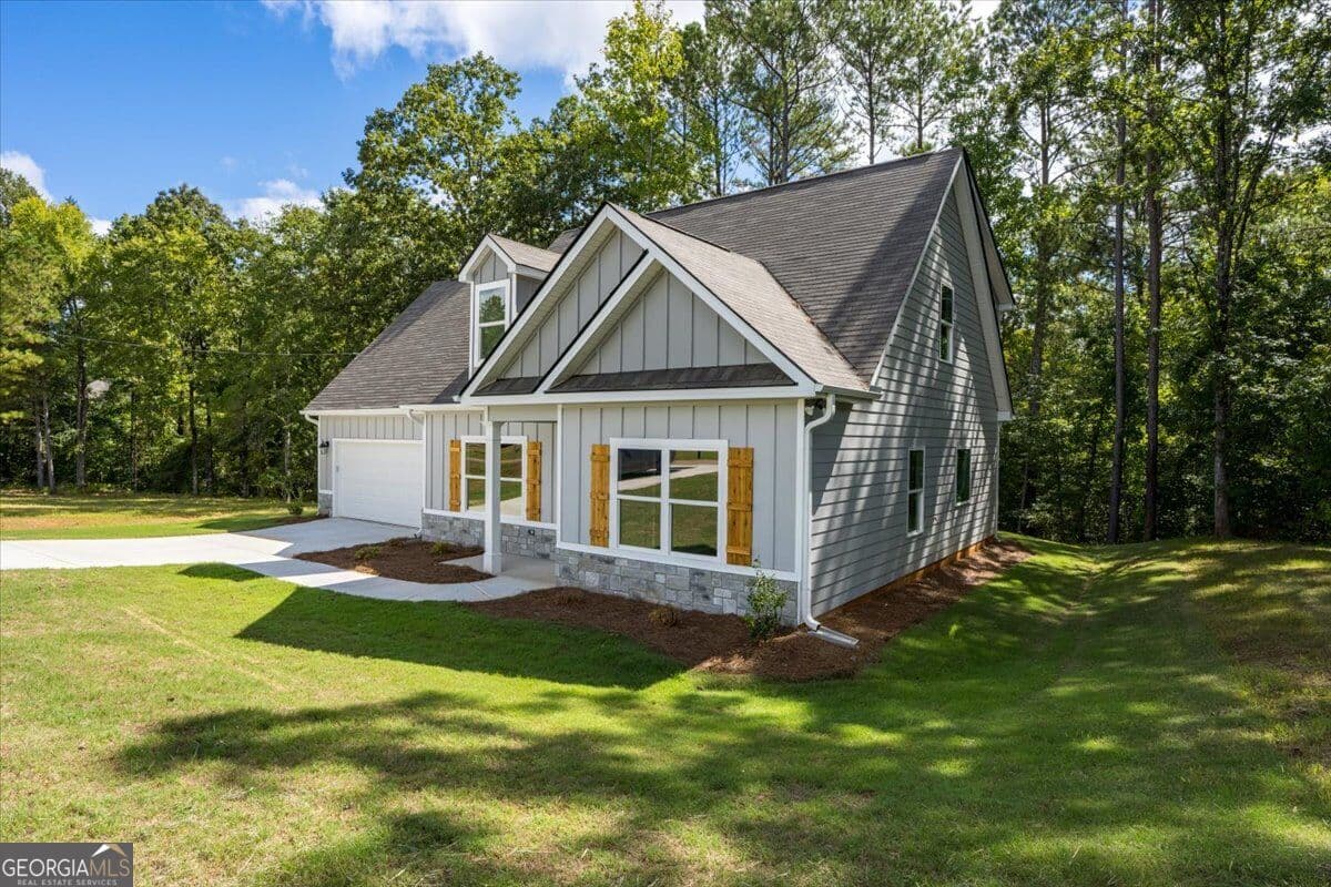 3 bedroom, 2.5 bathroom, 1,995 sq ft single family residence for sale at 260 Katherine Drive, Gray, GA 31032 — photo 3