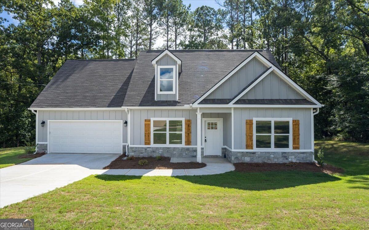3 bedroom, 2.5 bathroom, 1,995 sq ft single family residence for sale at 260 Katherine Drive, Gray, GA 31032