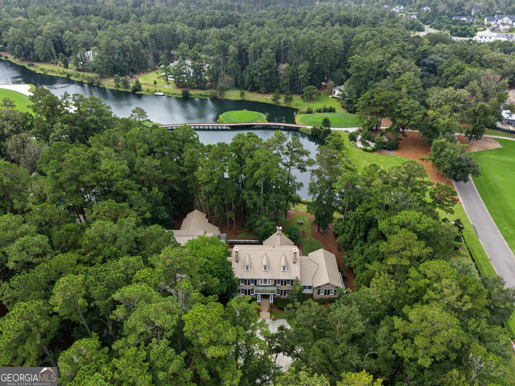 6 bedroom, 6 bathroom, 6,869 sq ft single family residence for sale at 36 Belted Kingfisher Lane, Richmond Hill, GA 31324 — photo 5