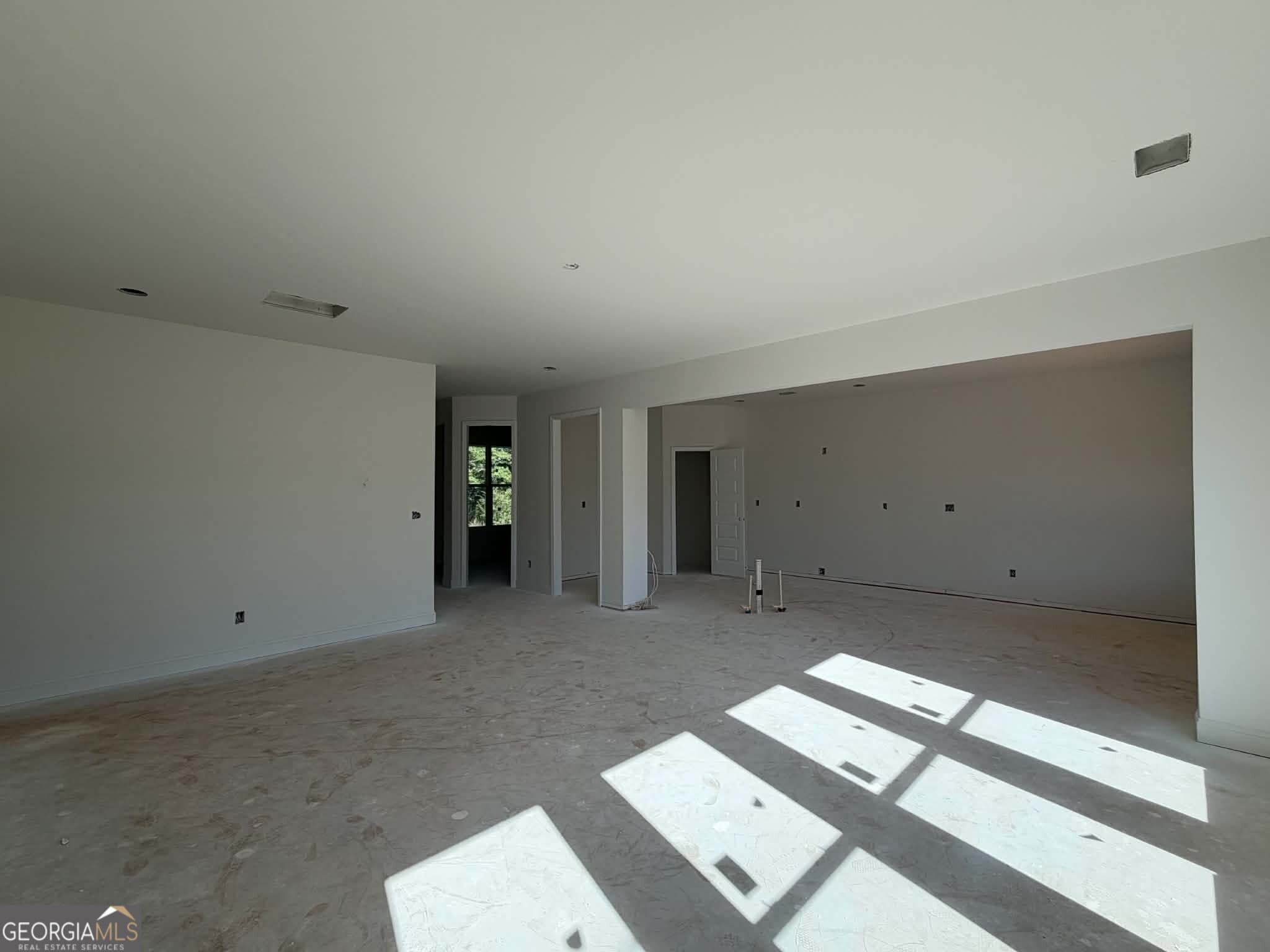 4 bedroom, 3 bathroom, 2,842 sq ft single family residence for sale at 1004 South Laney Road, Locust Grove, GA 30248 — photo 6