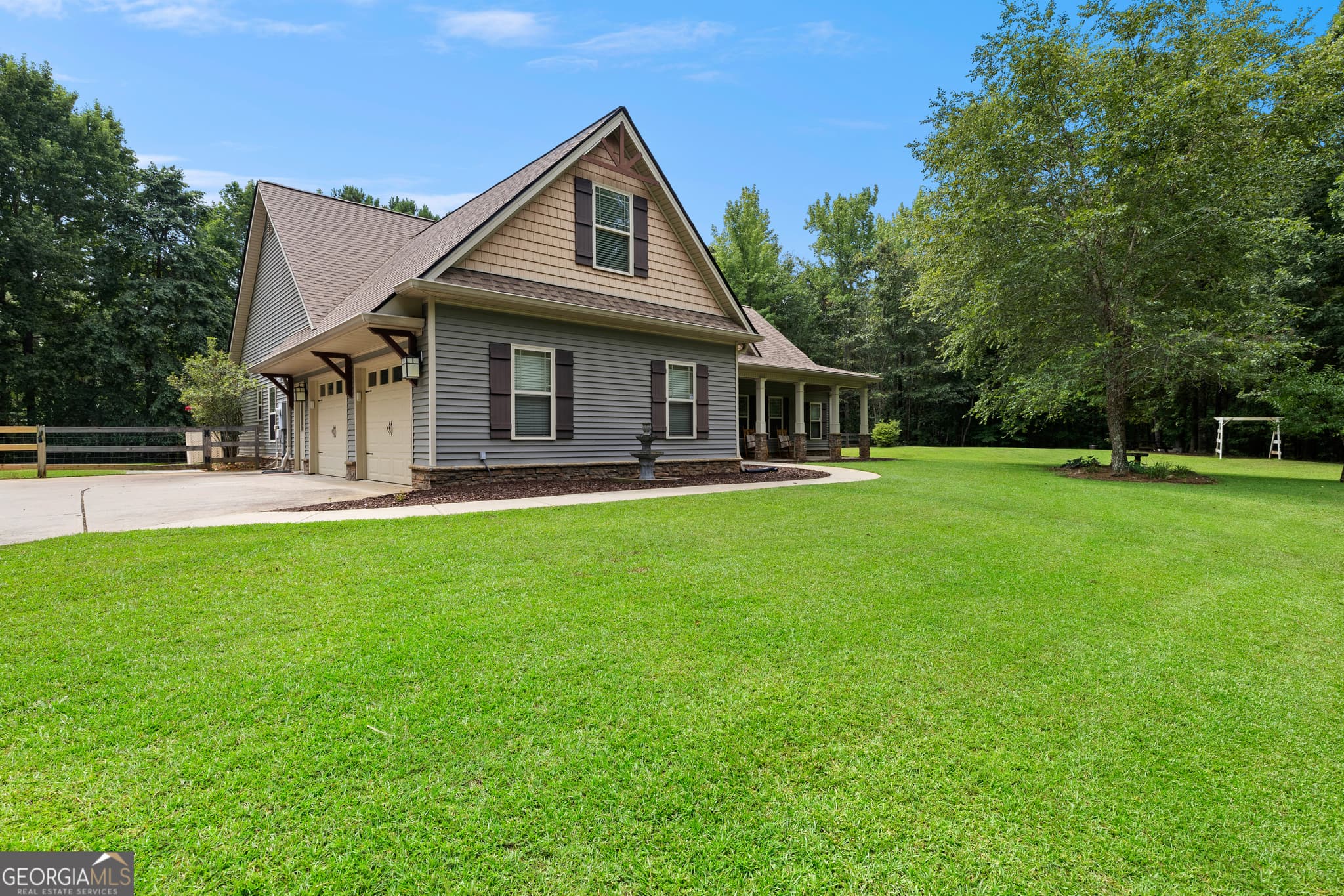 4 bedroom, 2.5 bathroom, 2,118 sq ft single family residence for sale at 2694 Welcome Road, Newnan, GA 30263 — photo 2