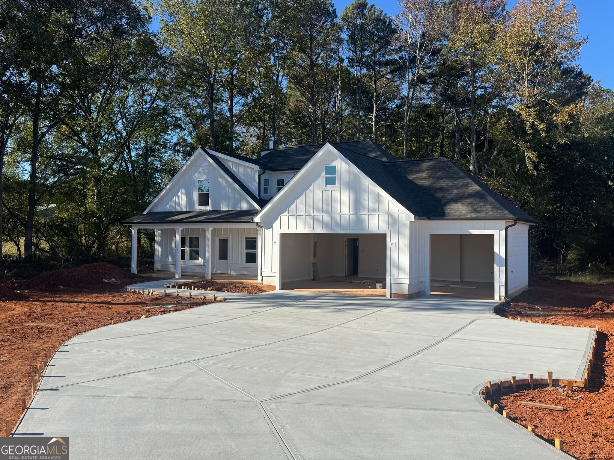 4 bedroom, 3 bathroom, 2,295 sq ft single family residence for sale at 63 Nunnally Road, Winder, GA 30680 — photo 2