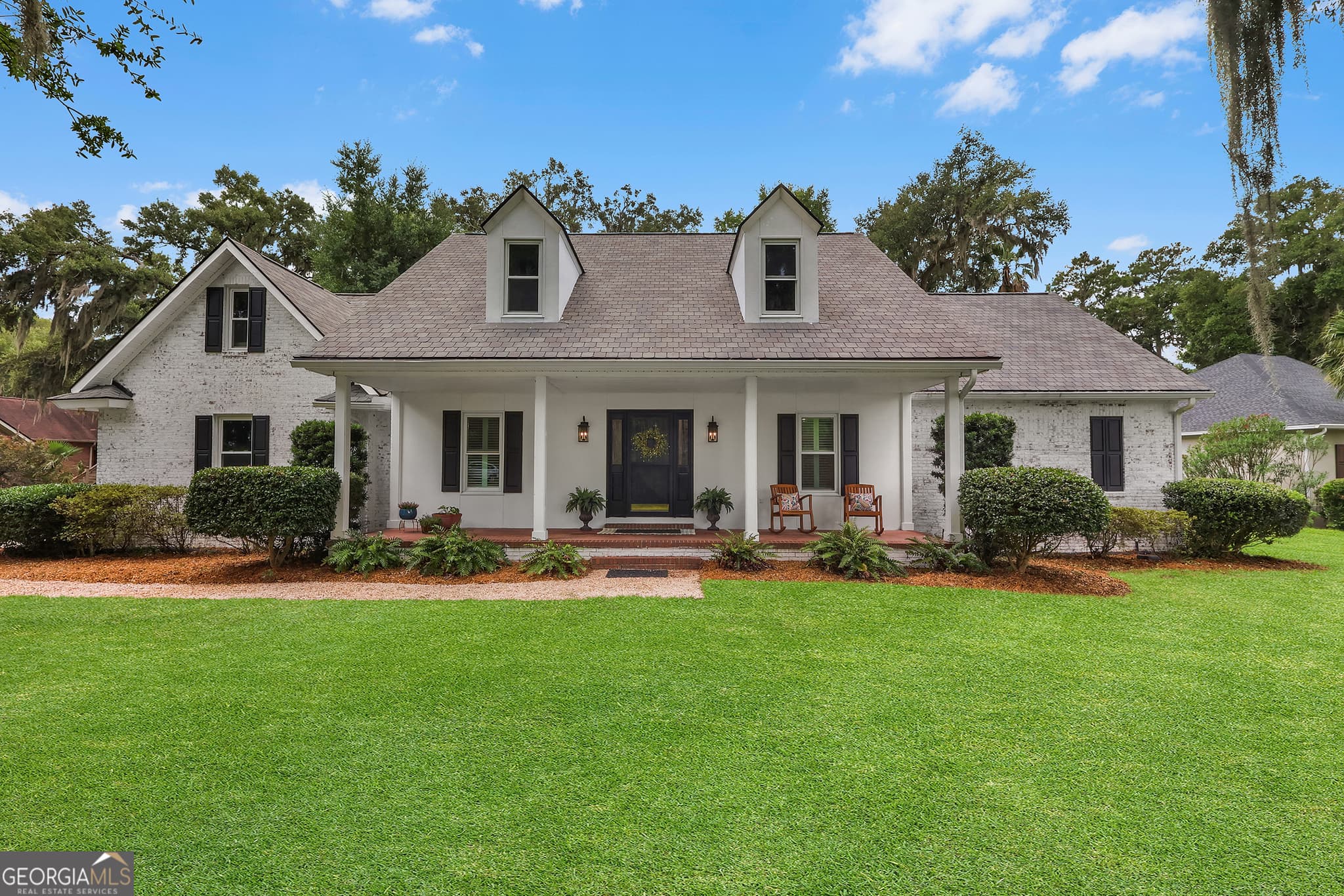 5 bedroom, 3 bathroom, 3,399 sq ft single family residence for sale at 1154 River Drive, Darien, GA 31305 — photo 2