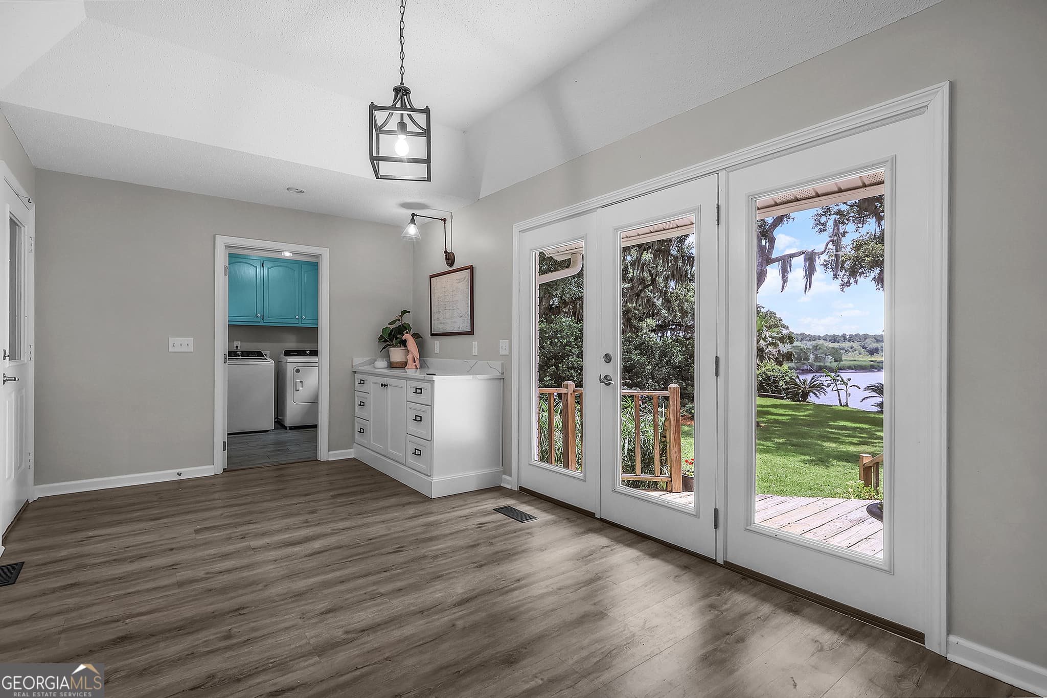 5 bedroom, 3 bathroom, 3,399 sq ft single family residence for sale at 1154 River Drive, Darien, GA 31305 — photo 9