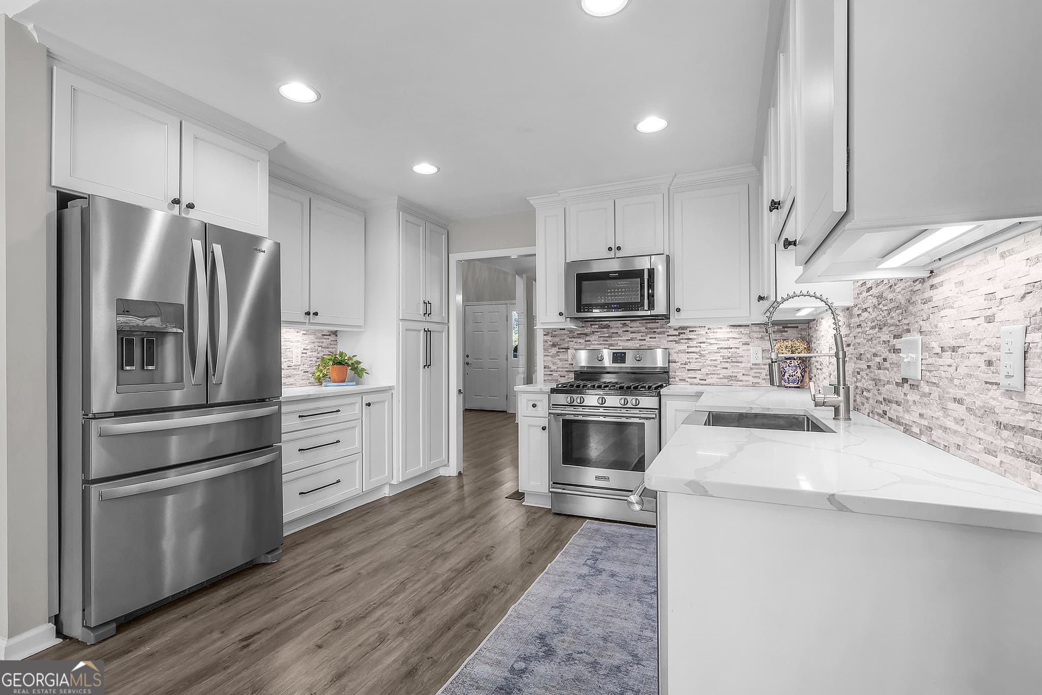 5 bedroom, 3 bathroom, 3,399 sq ft single family residence for sale at 1154 River Drive, Darien, GA 31305 — photo 8