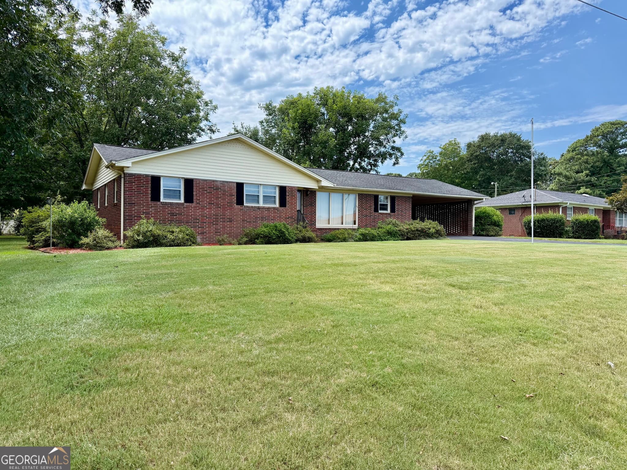 3 bedroom, 2 bathroom, 1,520 sq ft single family residence for sale at 95 Race Street, Hartwell, GA 30643 — photo 4