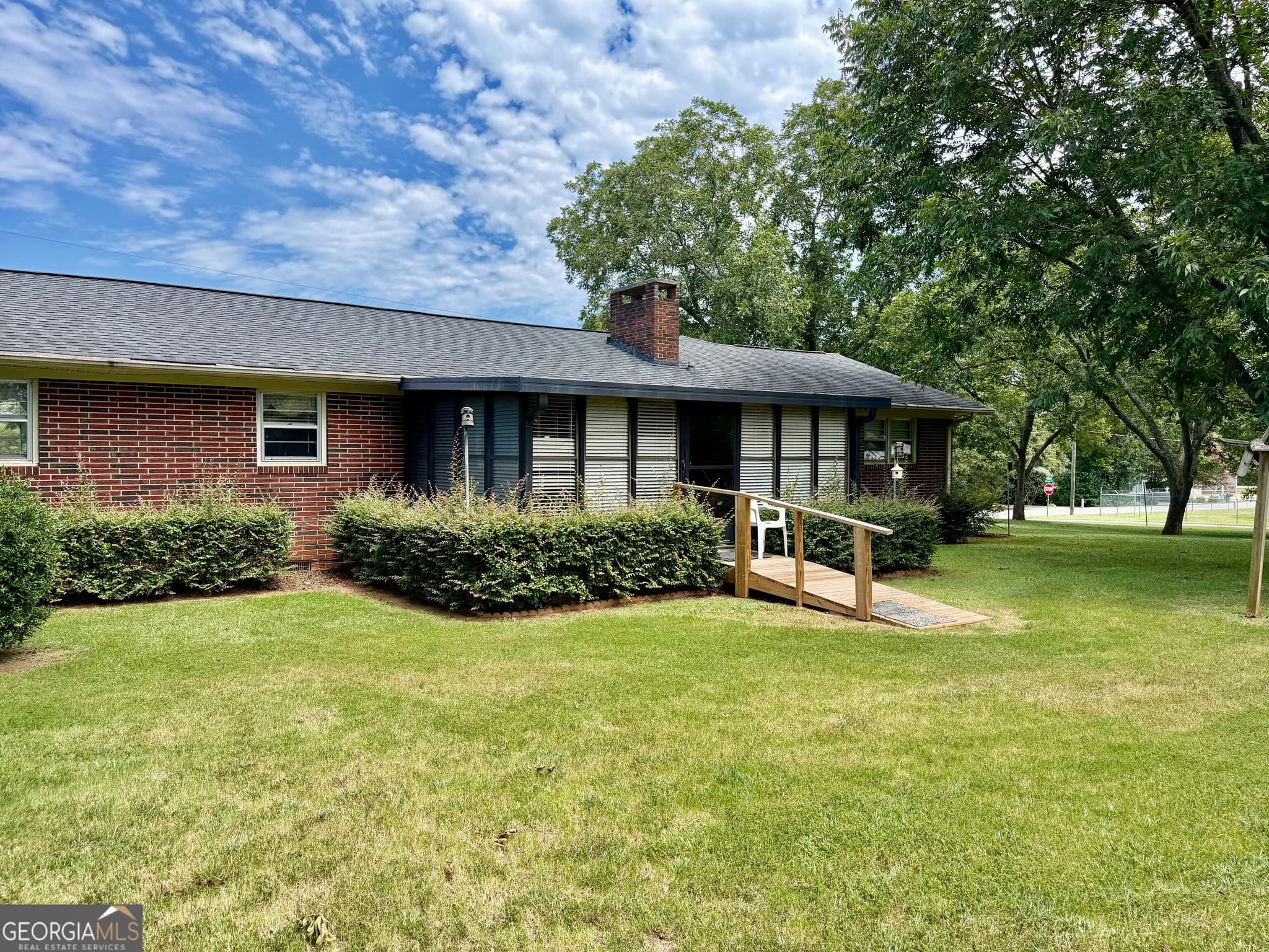 3 bedroom, 2 bathroom, 1,520 sq ft single family residence for sale at 95 Race Street, Hartwell, GA 30643 — photo 8
