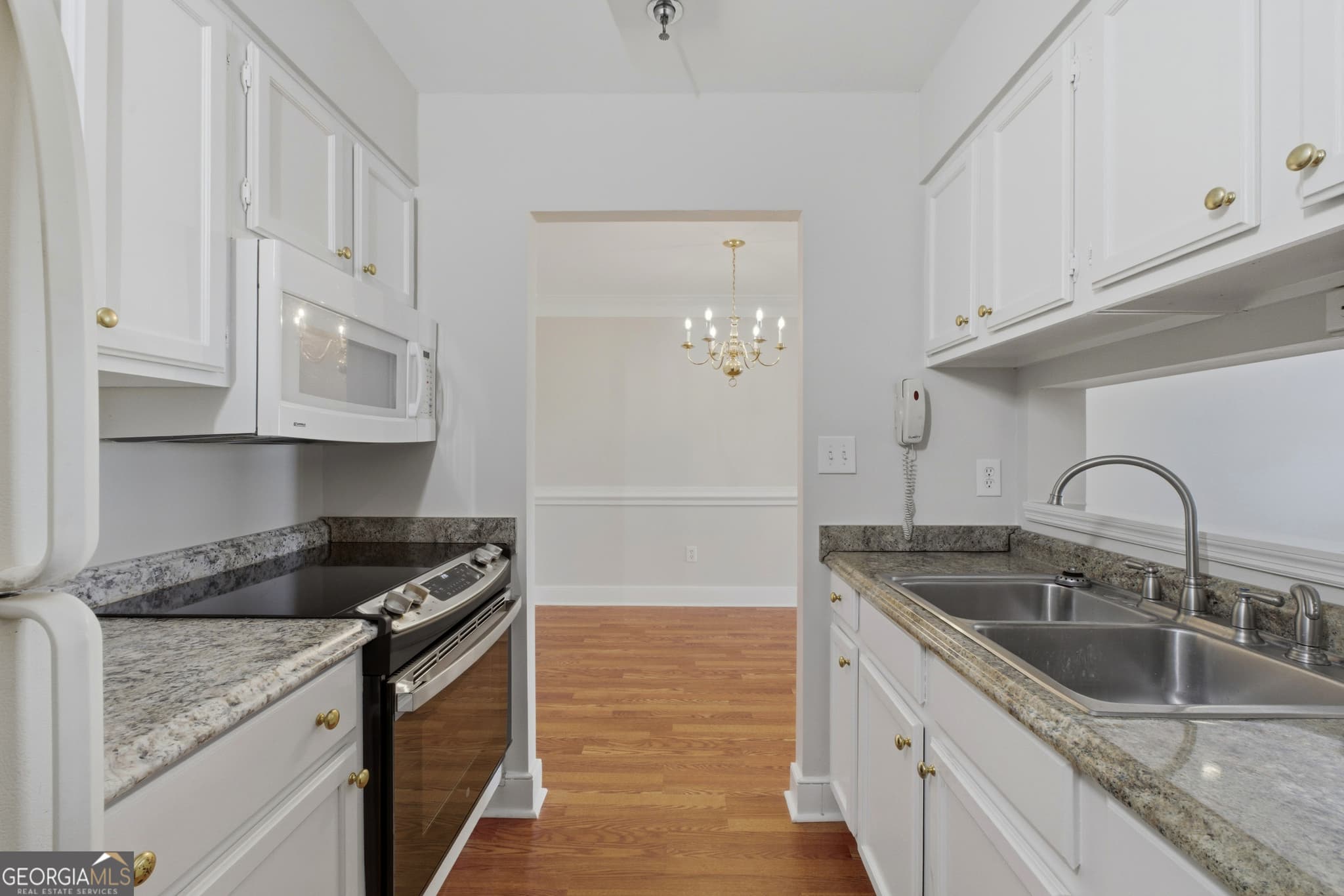 2 bedroom, 2 bathroom condominium for rent at 300 Johnson Ferry Road B915, Sandy Springs, GA 30328 for $3,631 a month — photo 6