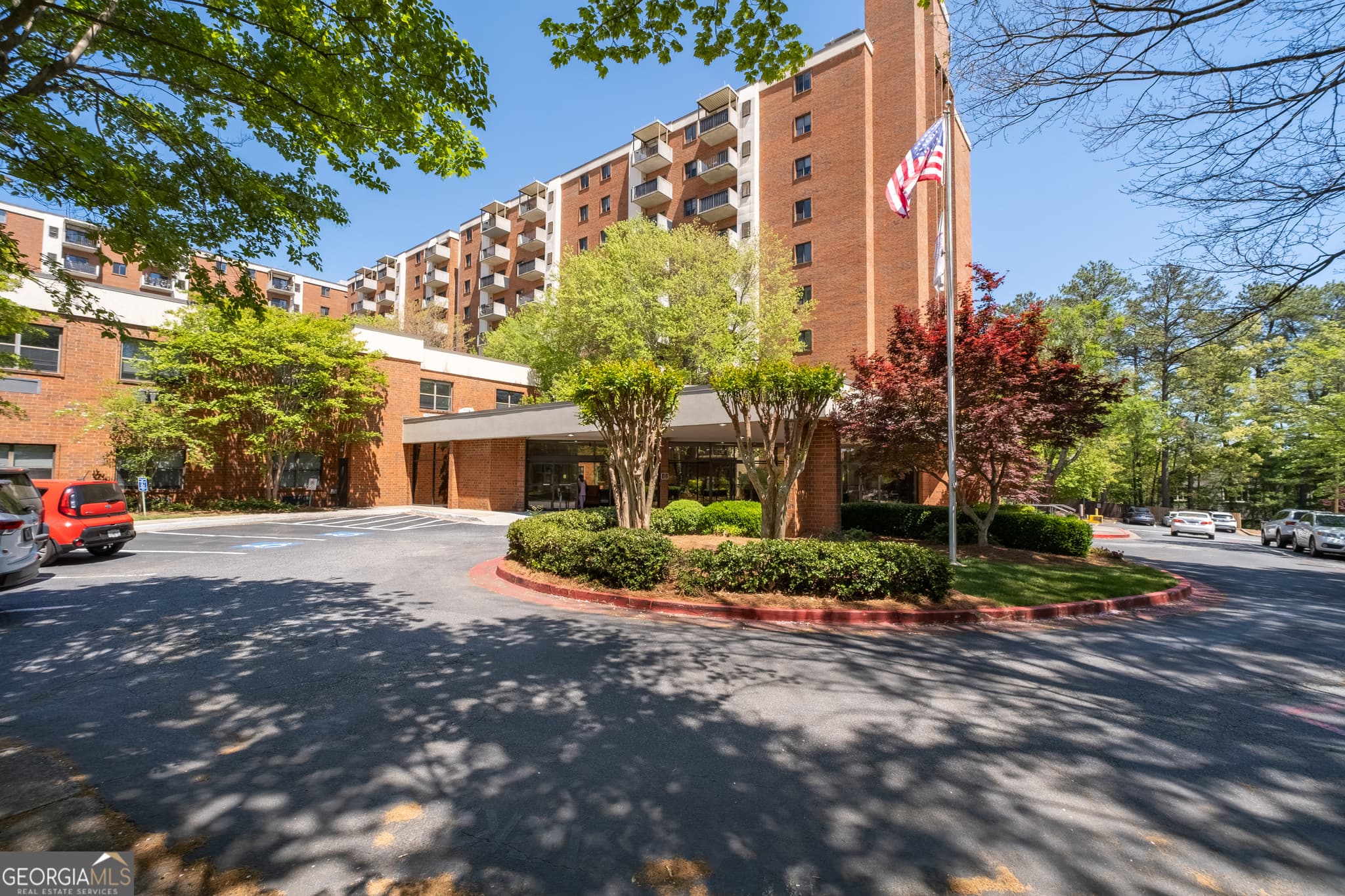 2 bedroom, 2 bathroom condominium for rent at 300 Johnson Ferry Road B915, Sandy Springs, GA 30328 for $3,631 a month — photo 3