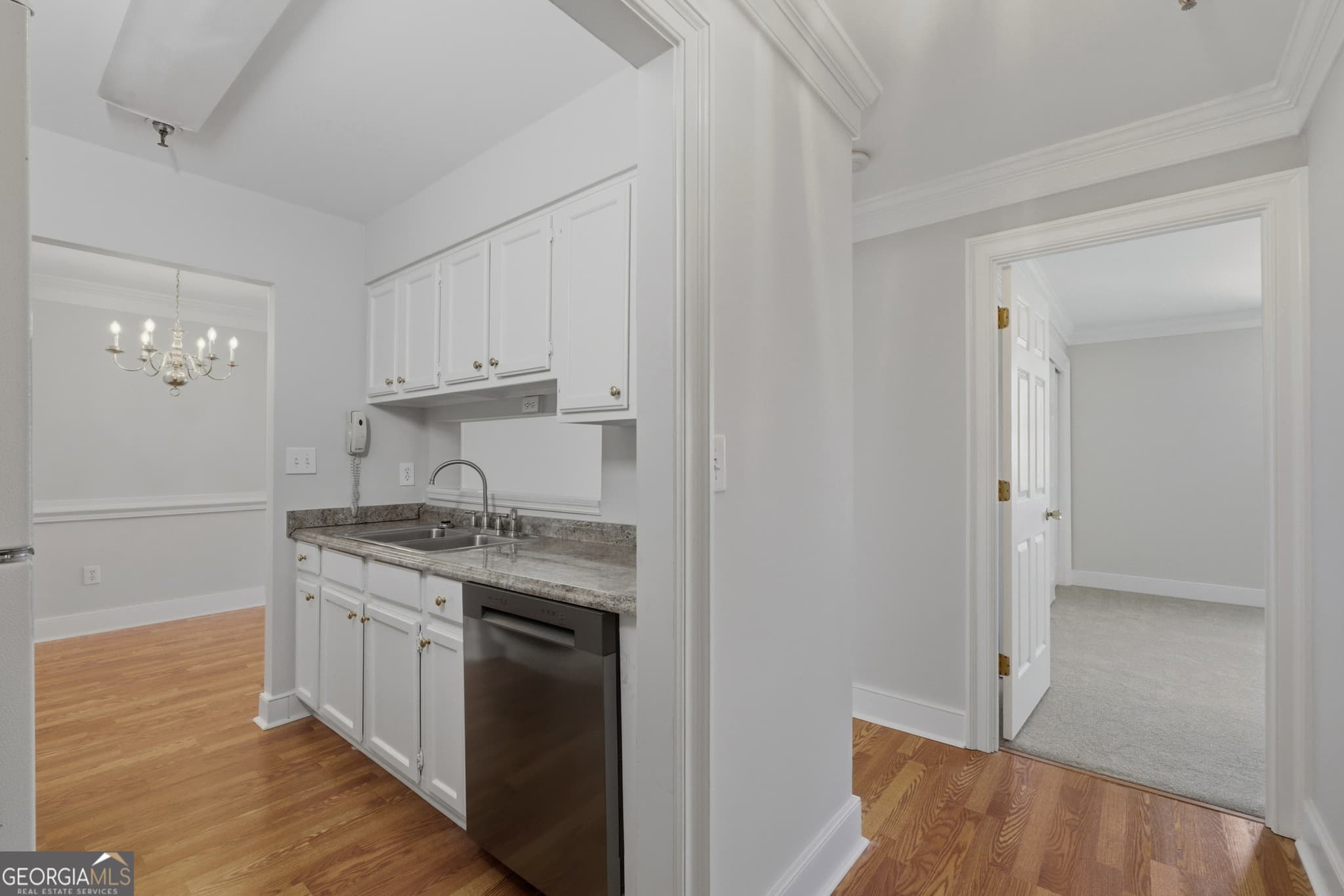 2 bedroom, 2 bathroom condominium for rent at 300 Johnson Ferry Road B915, Sandy Springs, GA 30328 for $3,631 a month — photo 5