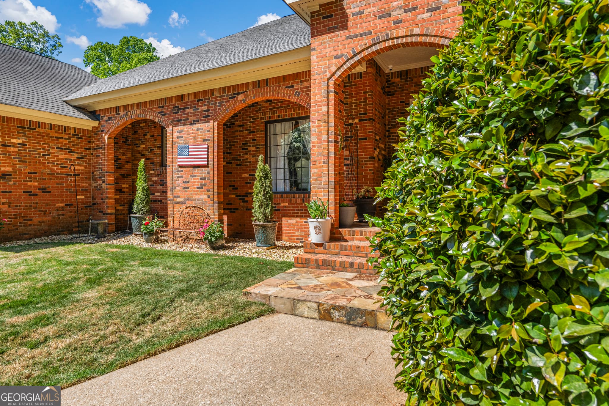 5 bedroom, 4.5 bathroom, 5,102 sq ft single family residence for sale at 1017 Riverside Drive, Lagrange, GA 30240 — photo 2