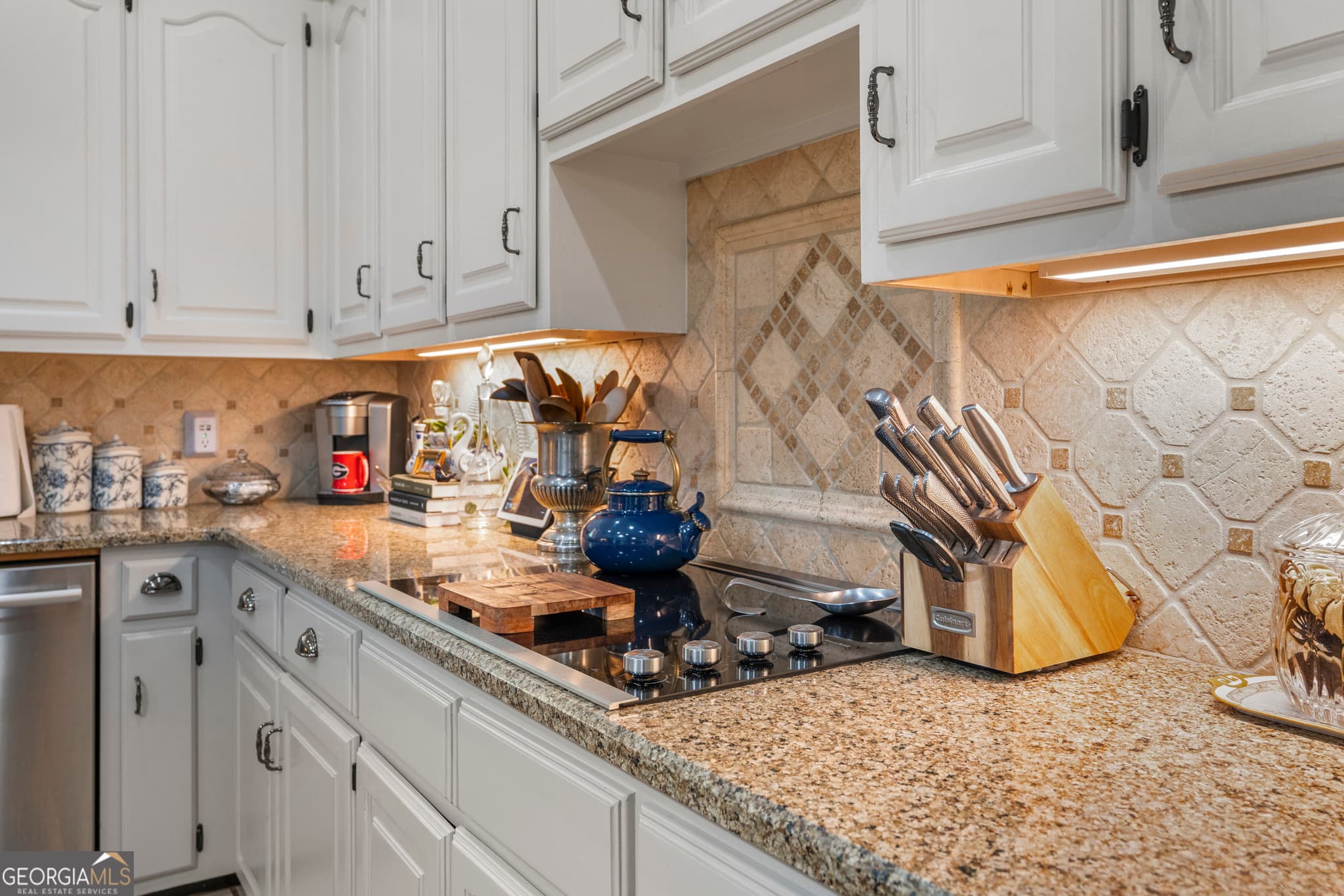 5 bedroom, 4.5 bathroom, 5,102 sq ft single family residence for sale at 1017 Riverside Drive, Lagrange, GA 30240 — photo 9