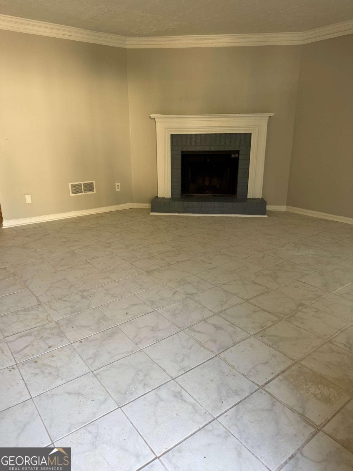 2 bedroom, 2.5 bathroom, 1,292 sq ft townhouse for sale at 5597 Stonington Trace Parkway, Stone Mountain, GA 30087 — photo 3