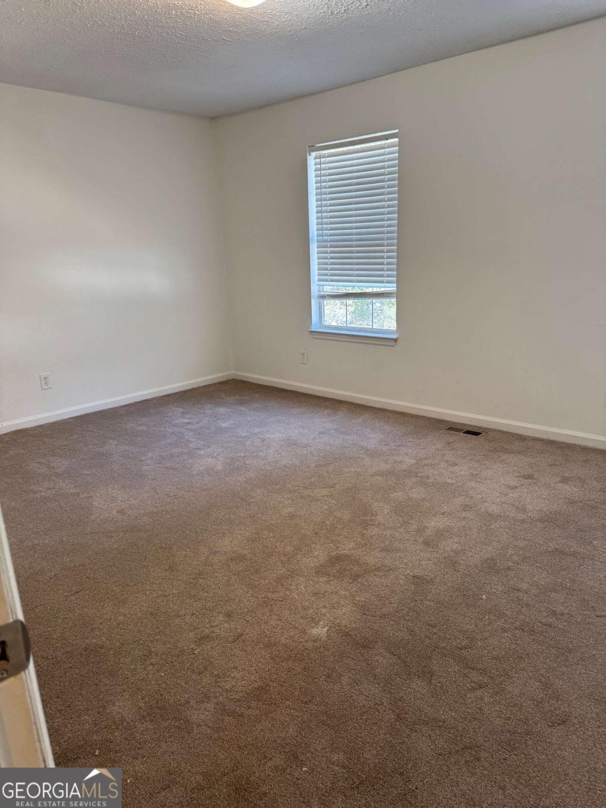 2 bedroom, 2.5 bathroom, 1,292 sq ft townhouse for sale at 5597 Stonington Trace Parkway, Stone Mountain, GA 30087 — photo 9