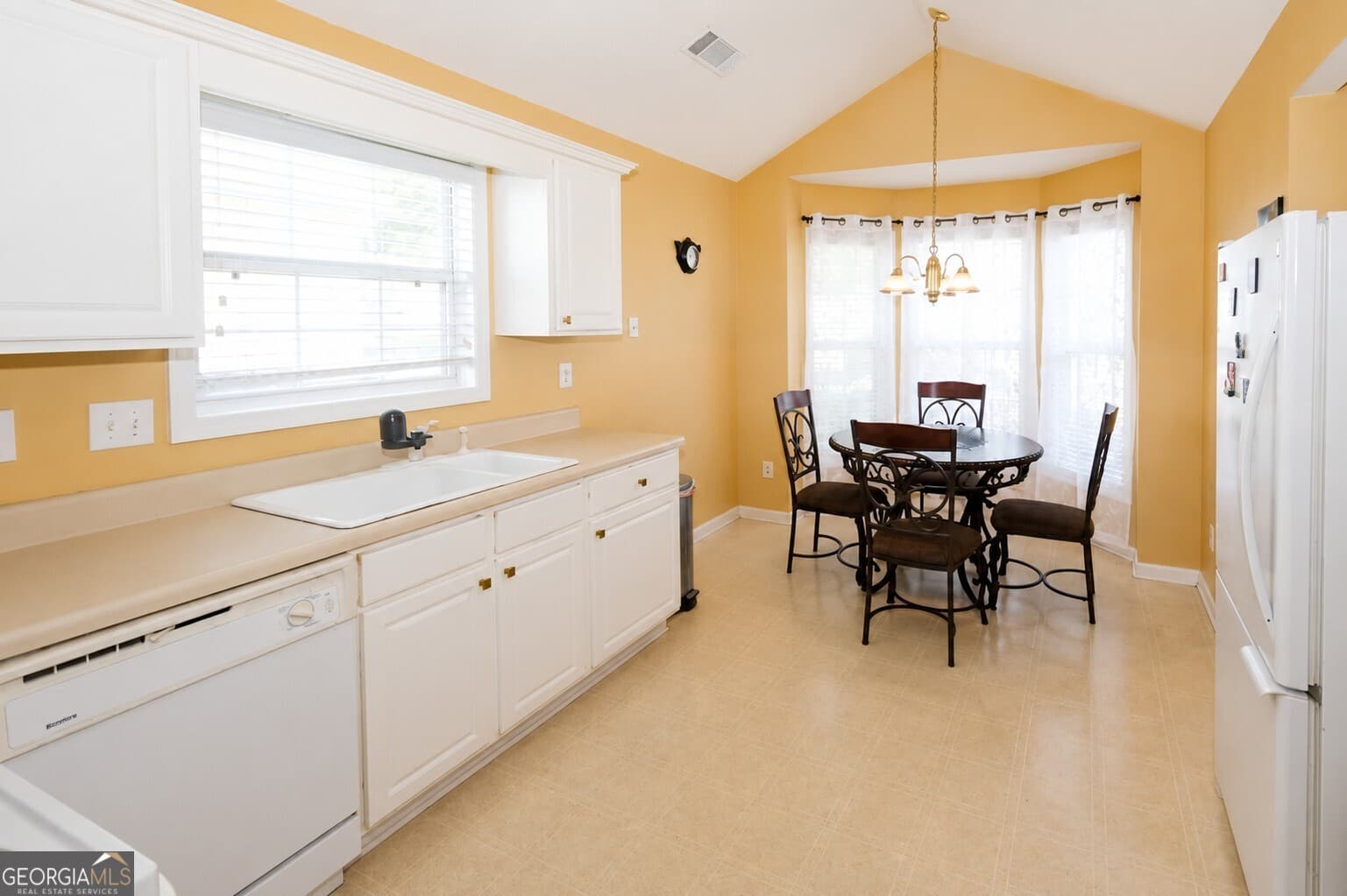 3 bedroom, 2 bathroom, 1,831 sq ft single family residence for sale at 1421 Culverstone Drive, Lawrenceville, GA 30043 — photo 9