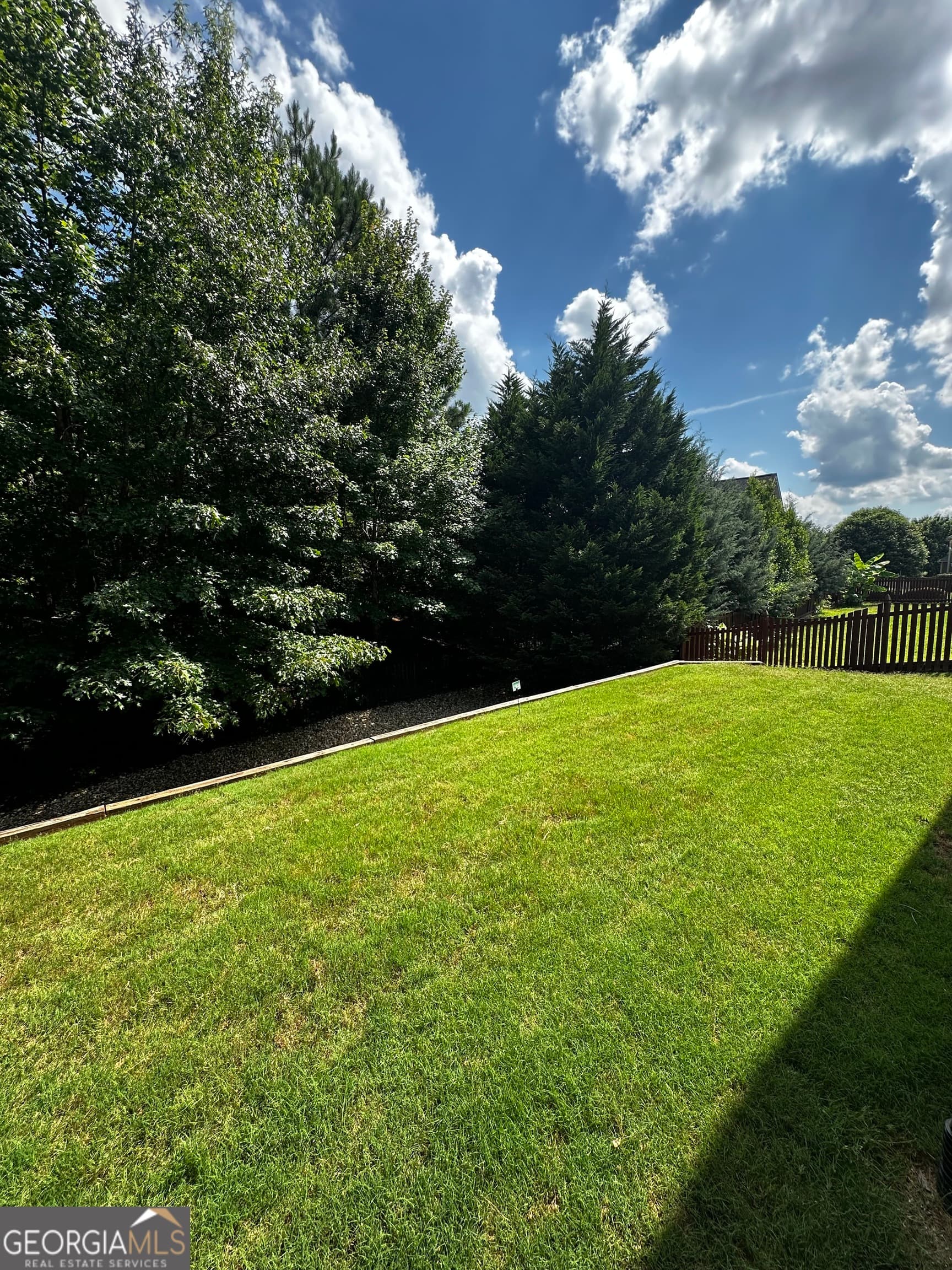 3 bedroom, 2.5 bathroom, 2,046 sq ft single family residence for sale at 280 Granite Way, Newnan, GA 30265 — photo 3