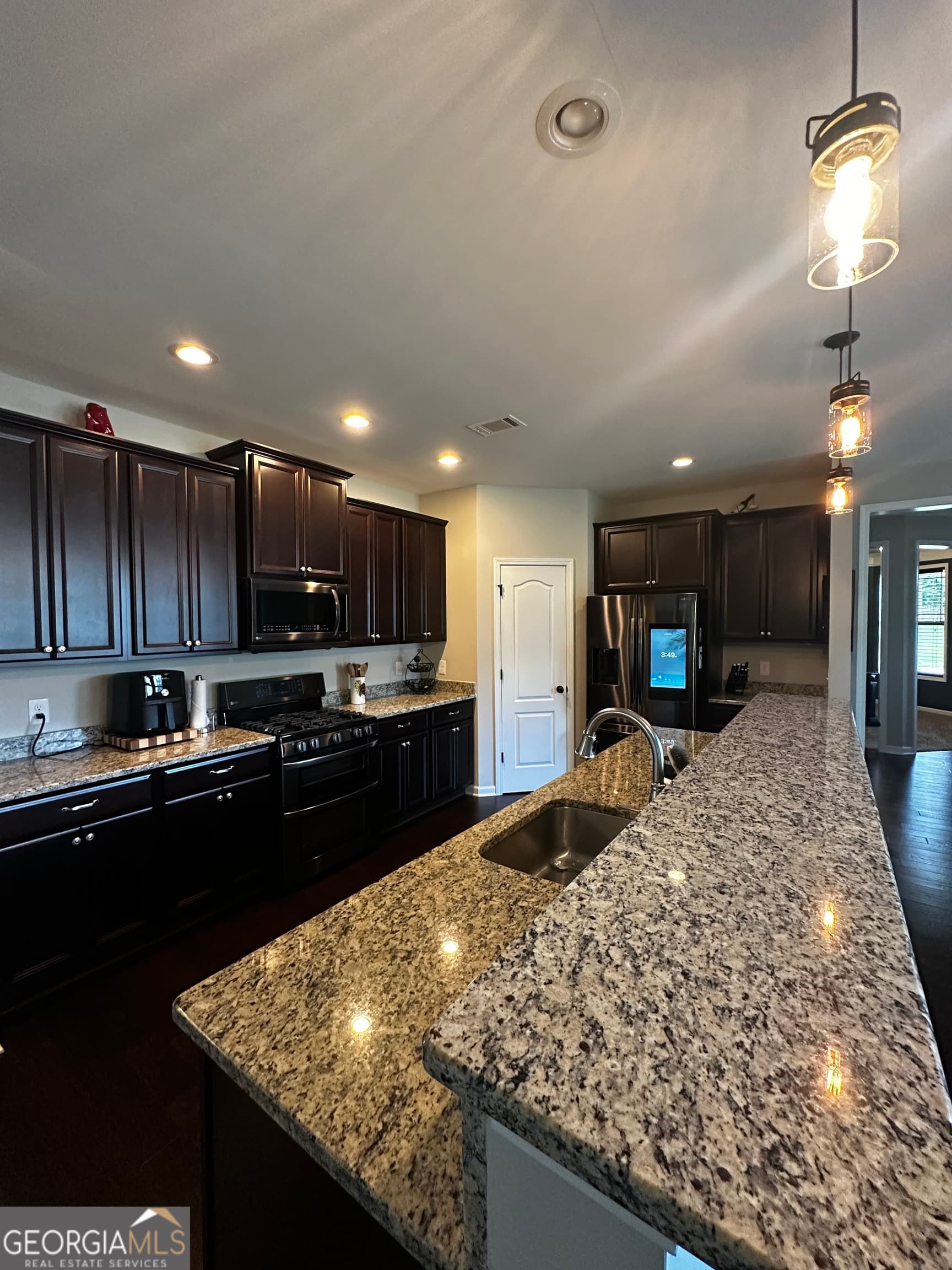 3 bedroom, 2.5 bathroom, 2,046 sq ft single family residence for sale at 280 Granite Way, Newnan, GA 30265 — photo 10