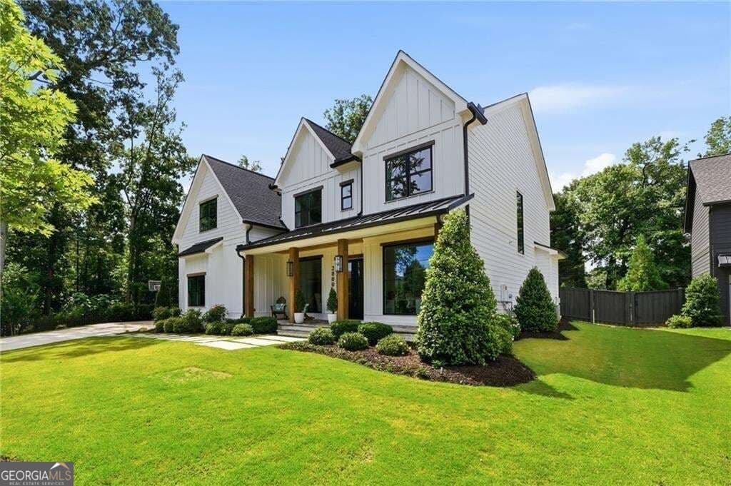 7 bedroom, 6.5 bathroom, 4,611 sq ft single family residence for sale at 2800 Post Oak Tritt Road, Marietta, GA 30062 — photo 3