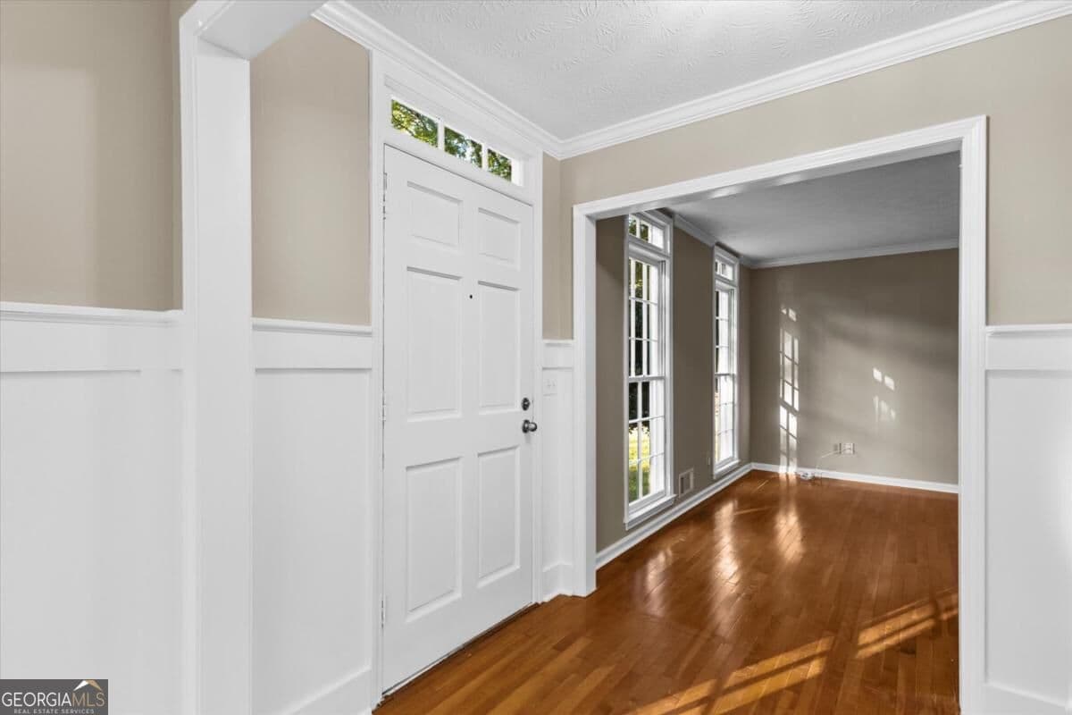 5 bedroom, 3.5 bathroom, 4,852 sq ft single family residence for sale at 2092 Plantation Road, Lawrenceville, GA 30044 — photo 6