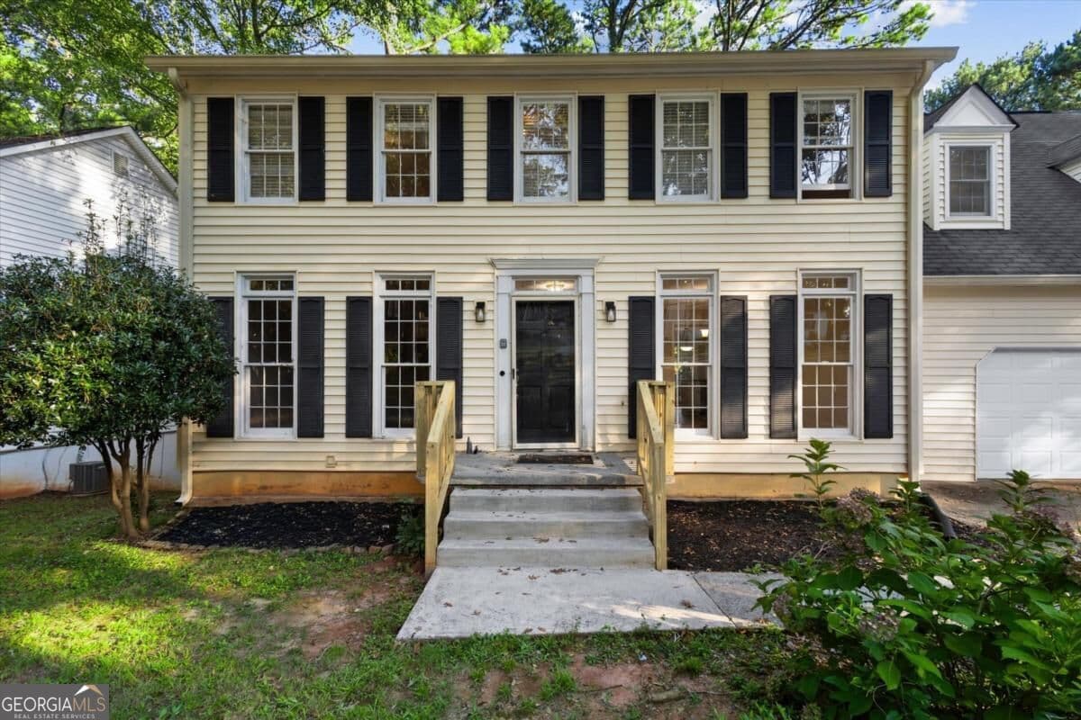 5 bedroom, 3.5 bathroom, 4,852 sq ft single family residence for sale at 2092 Plantation Road, Lawrenceville, GA 30044 — photo 4