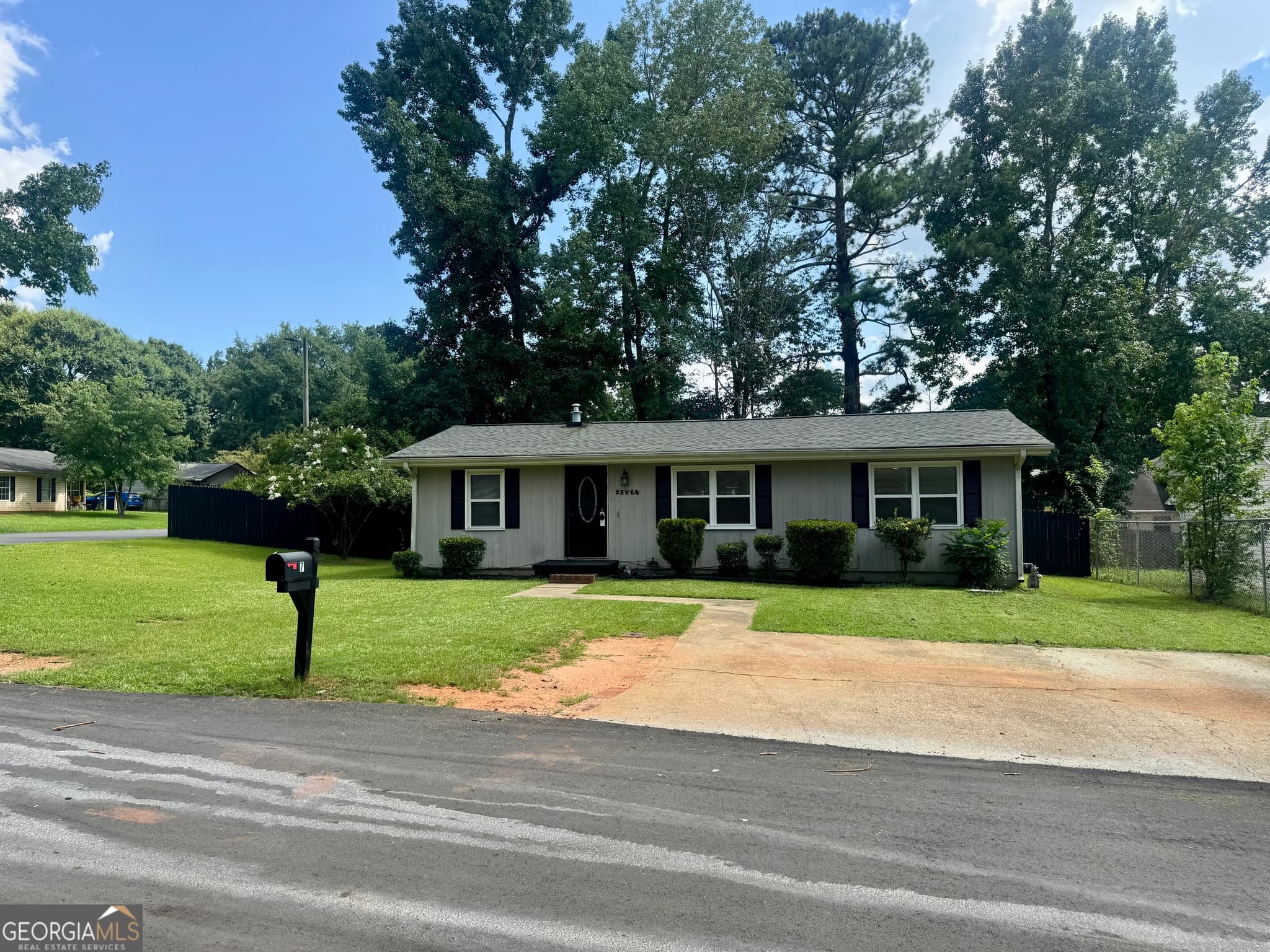 3 bedroom, 2 bathroom, 1,080 sq ft single family residence for rent at 7 Sherwood Loop, Mcdonough, GA 30253 for $1,550 a month — photo 1 of 1