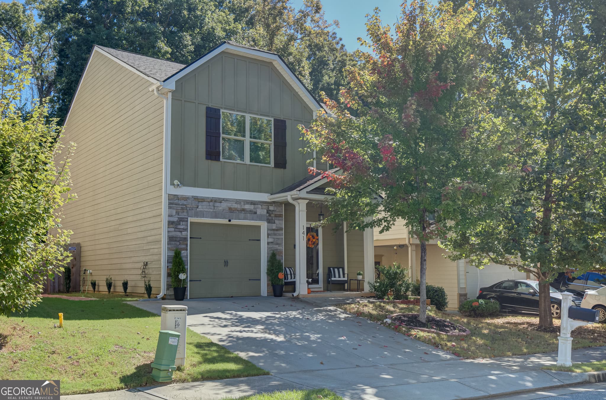 3 bedroom, 2.5 bathroom, 1,945 sq ft single family residence for sale at 141 Southwind Circle, Newnan, GA 30265 — photo 1 of 32