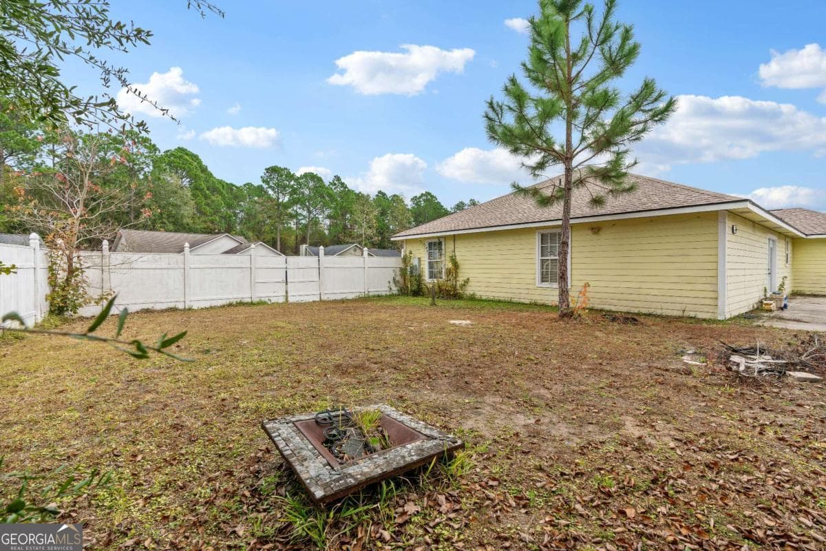 4 bedroom, 2 bathroom, 1,749 sq ft single family residence for sale at 201 Lake Wisteria Drive, Kingsland, GA 31548 — photo 8