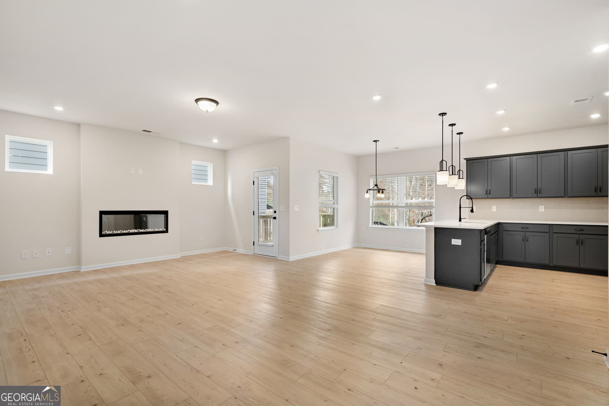 3 bedroom, 2.5 bathroom, 1,909 sq ft single family residence for sale at 1204 Stonebridge Circle LOT 86, Macon, GA 31211 — photo 4