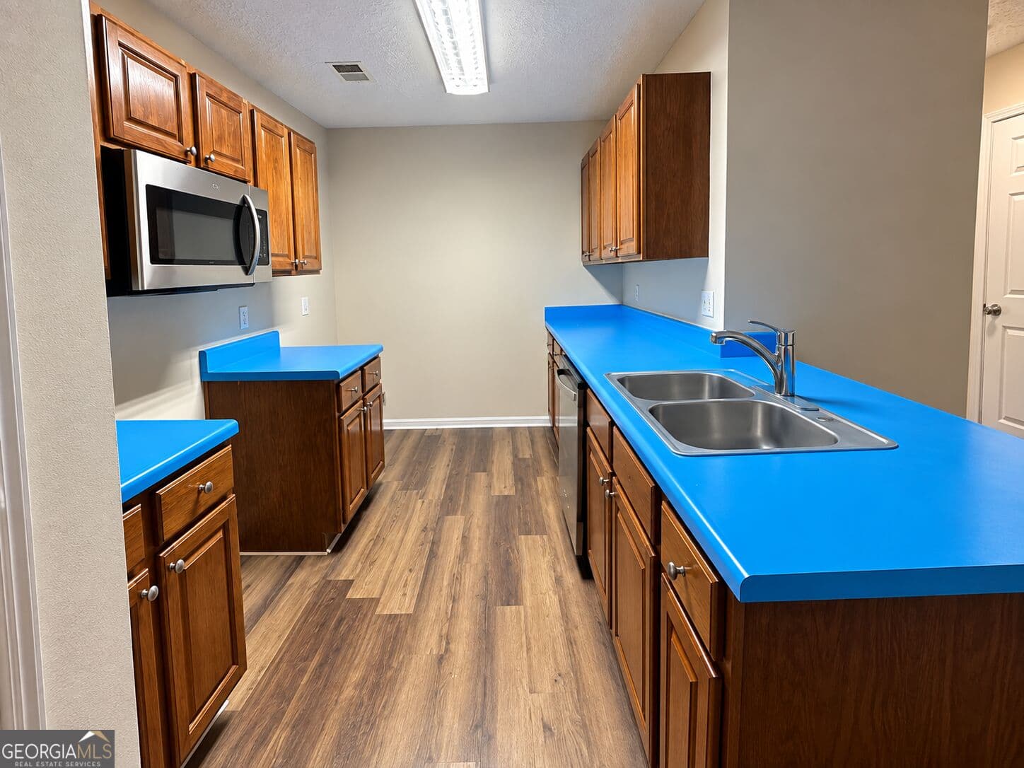 3 bedroom, 2.5 bathroom, 1,416 sq ft townhouse for sale at 2055 Grove Way, Hampton, GA 30228 — photo 6